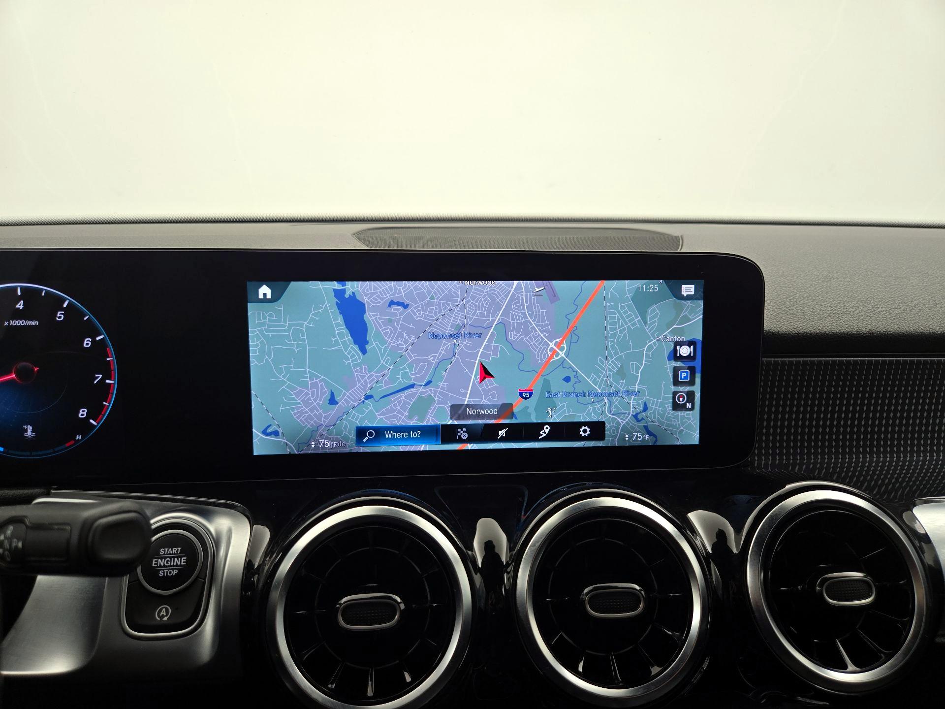 Thumbnail: 2023 Mercedes-Benz GLB - 14