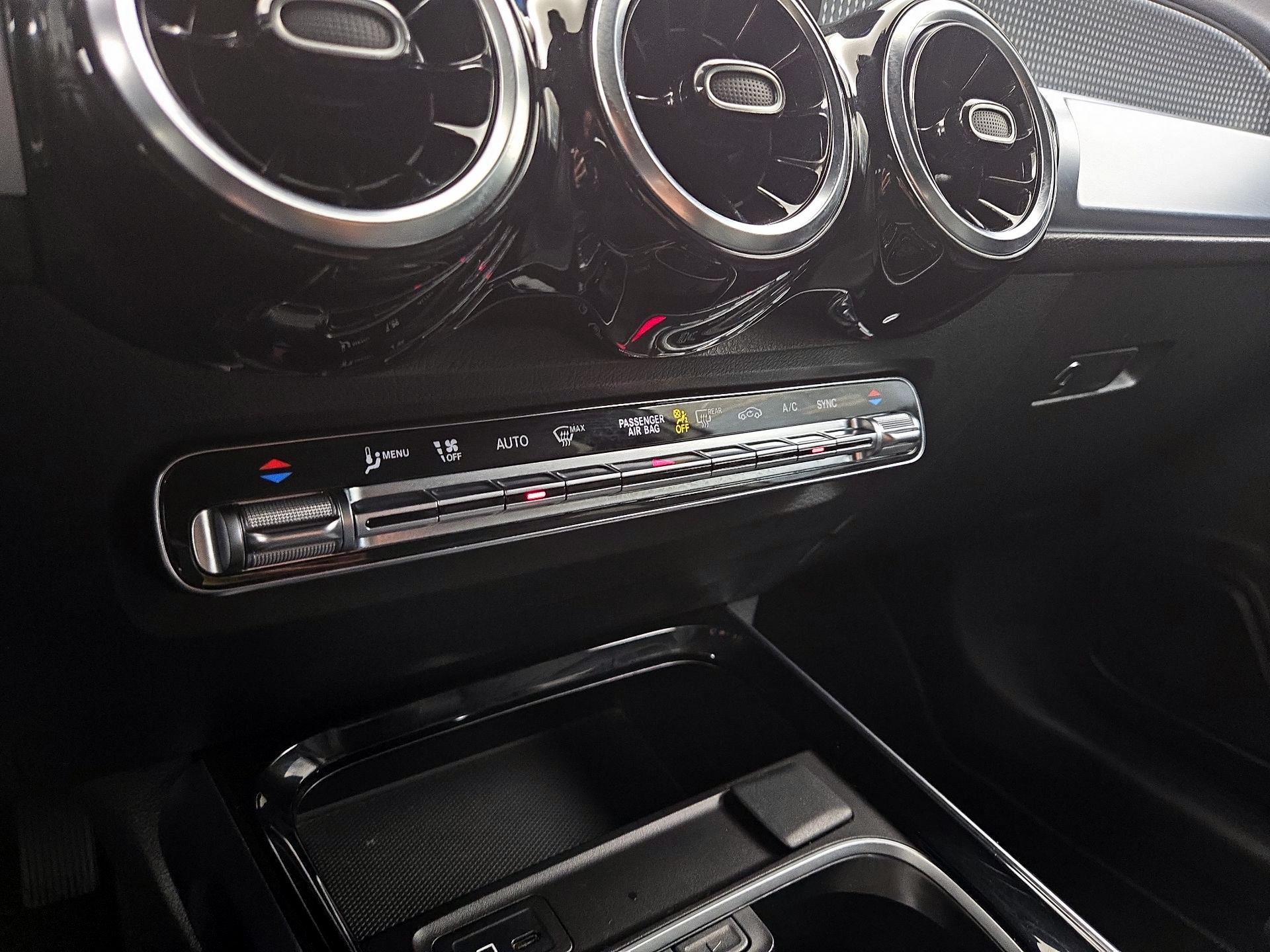 Thumbnail: 2023 Mercedes-Benz GLB - 17