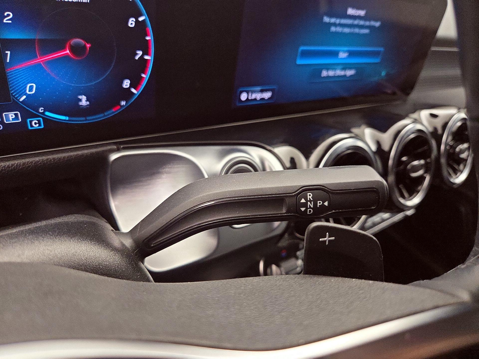 Thumbnail: 2023 Mercedes-Benz GLB - 18