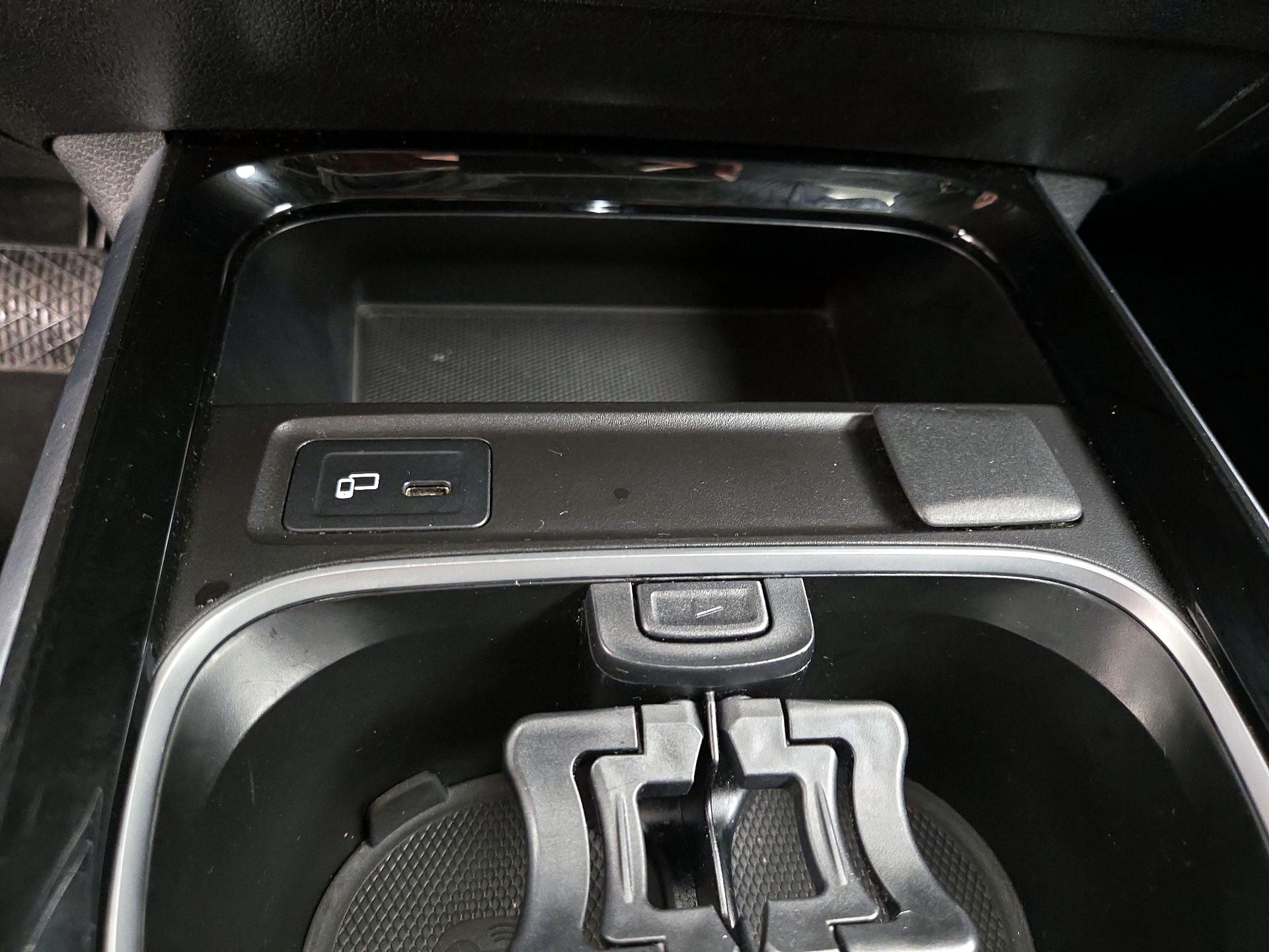 Thumbnail: 2023 Mercedes-Benz GLB - 19