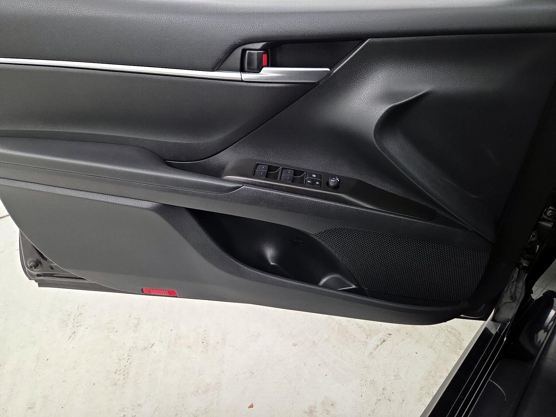 Thumbnail: 2023 Toyota Camry - 12