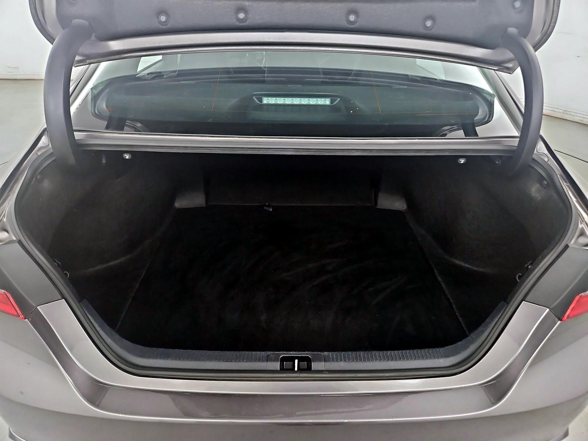 Thumbnail: 2023 Toyota Camry - 20