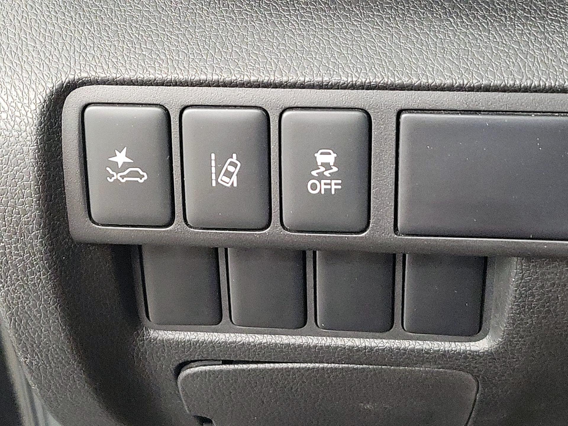 Thumbnail: 2022 Mitsubishi Eclipse Cross - 13