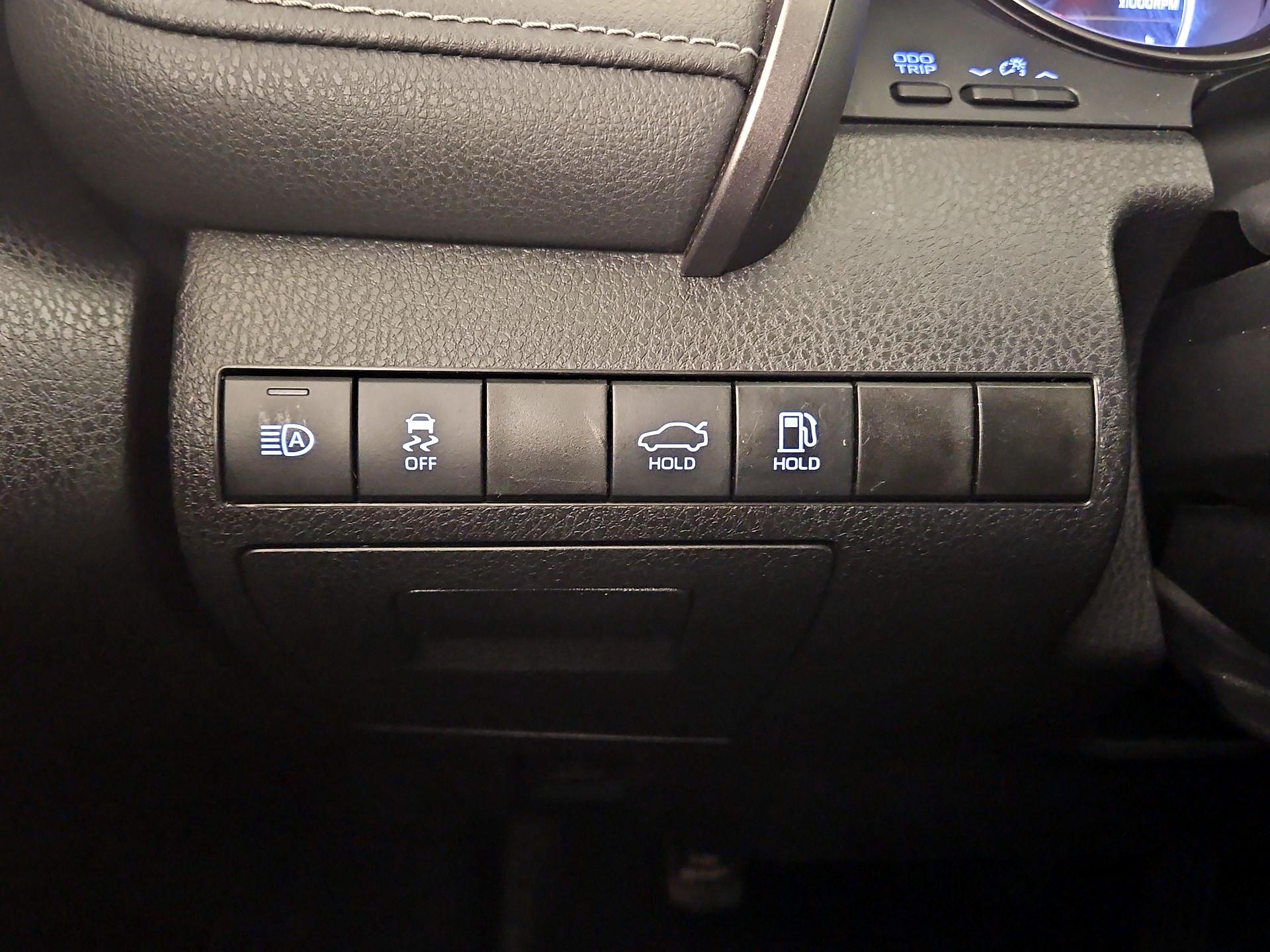 Thumbnail: 2023 Toyota Camry - 13