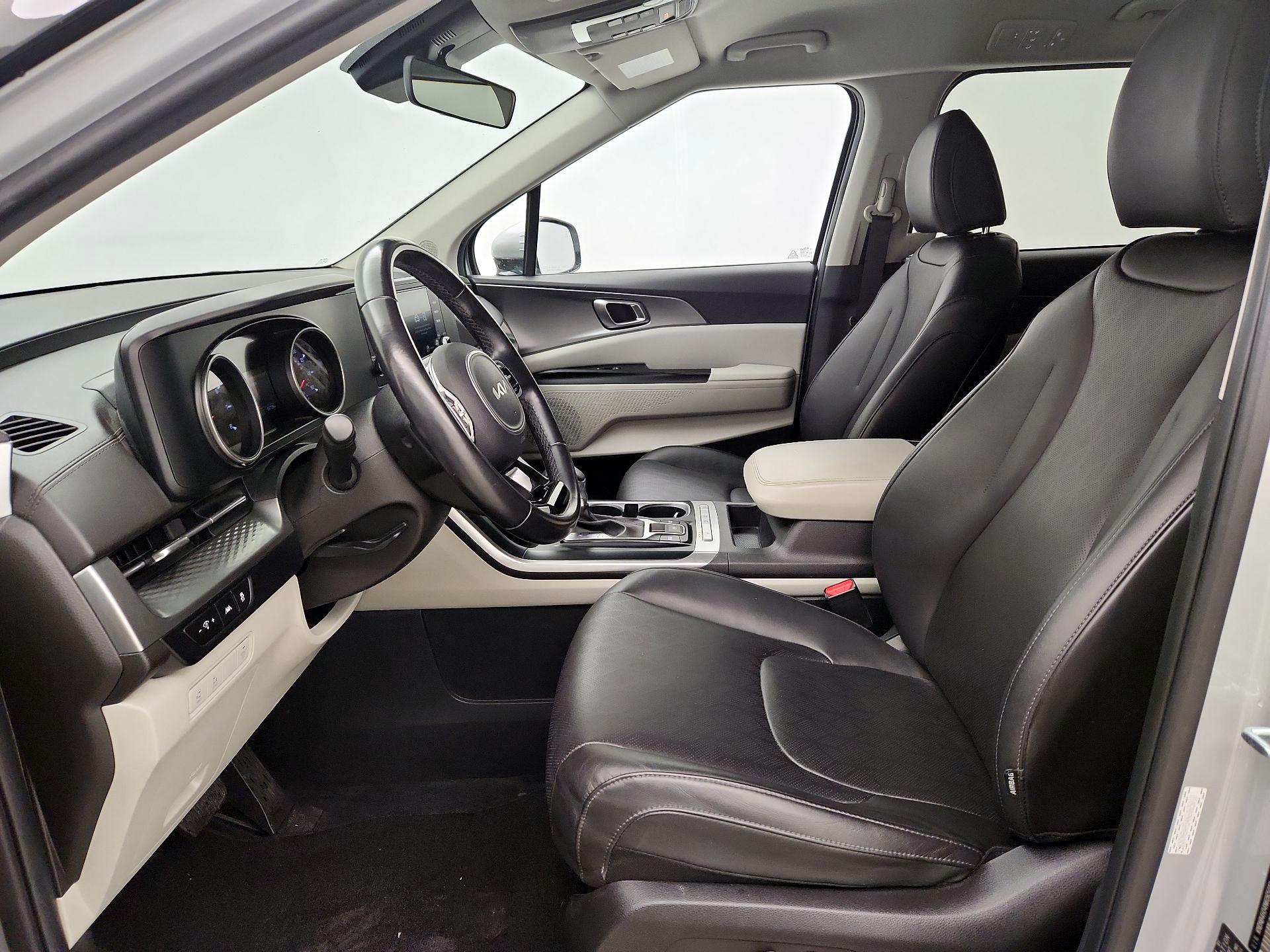 Thumbnail: 2022 Kia Carnival - 11