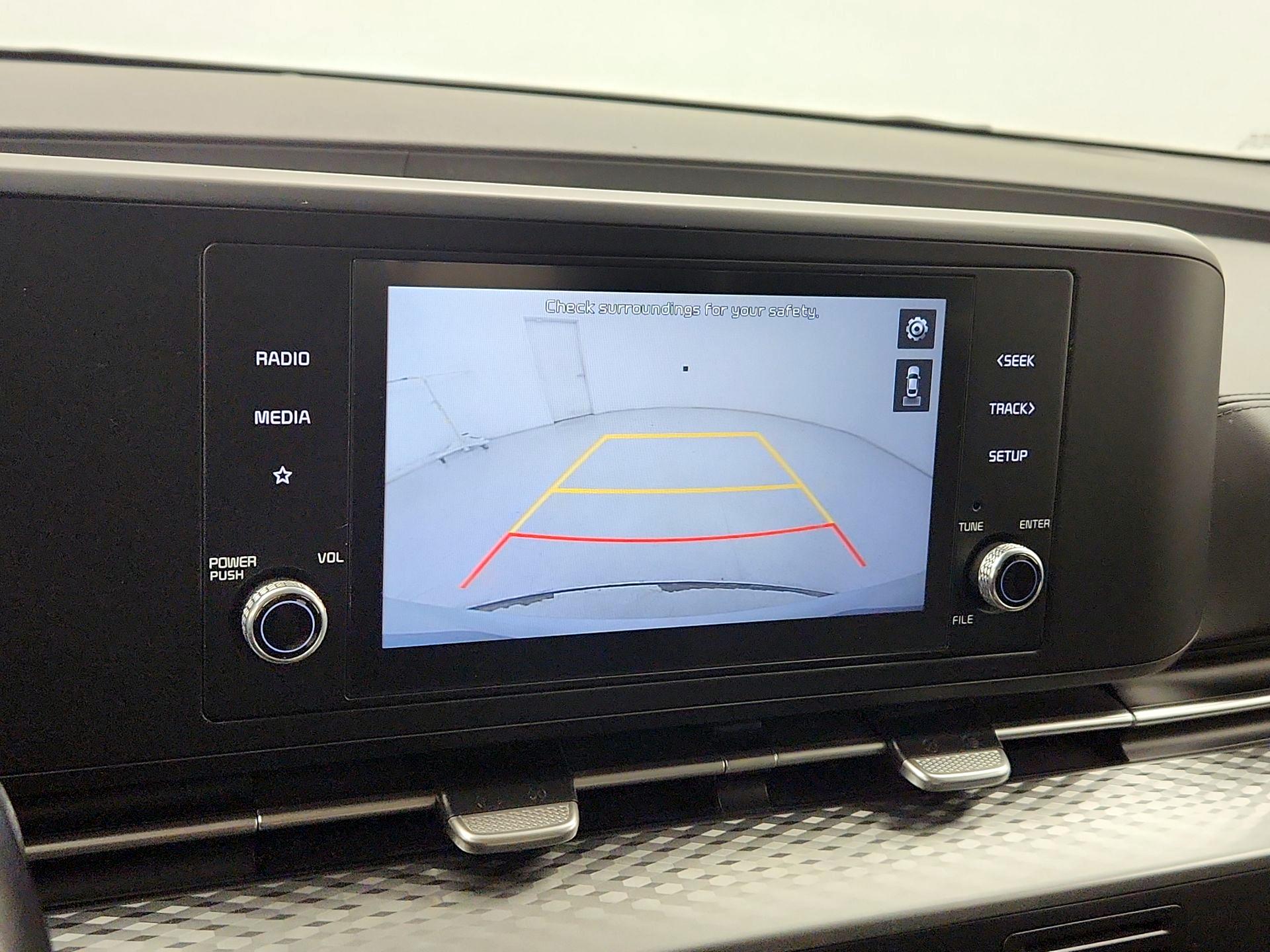 Thumbnail: 2022 Kia Carnival - 14