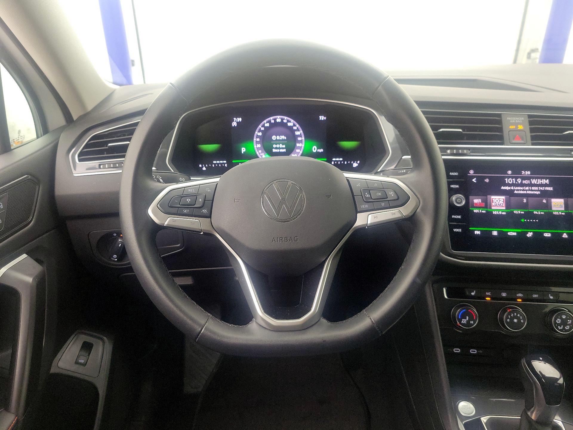 Thumbnail: 2024 Volkswagen Tiguan - 10