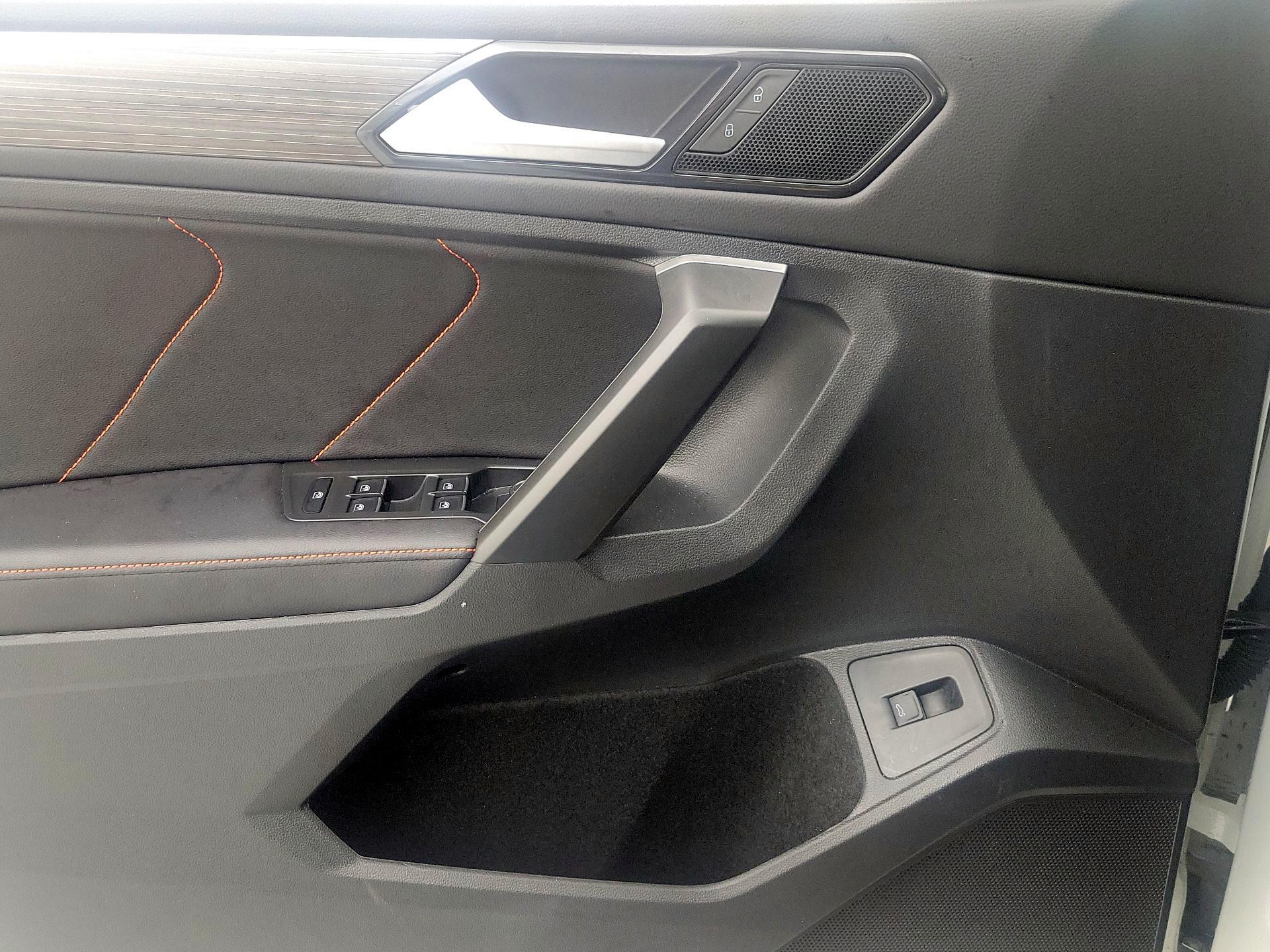 Thumbnail: 2024 Volkswagen Tiguan - 12