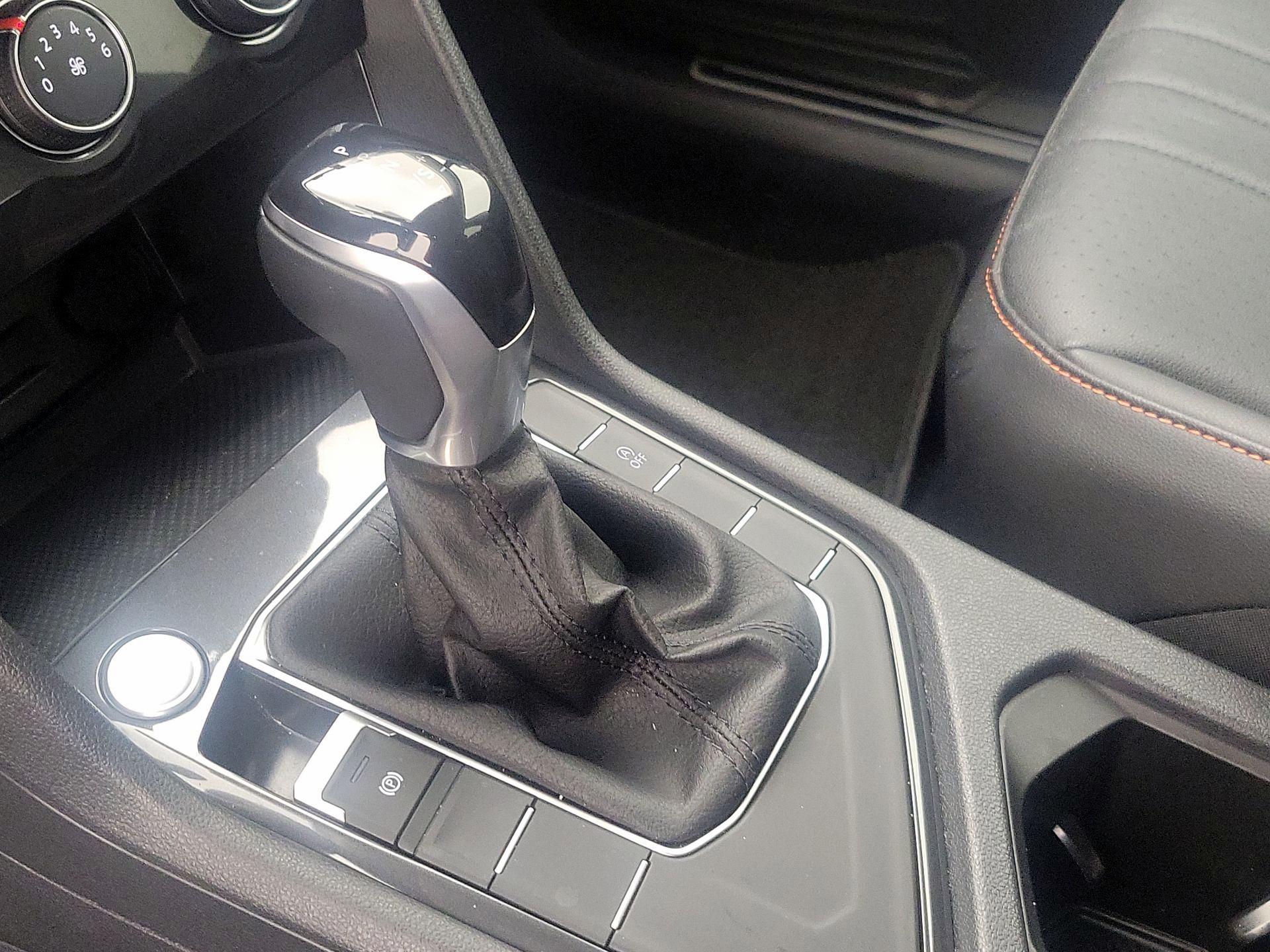 Thumbnail: 2024 Volkswagen Tiguan - 17