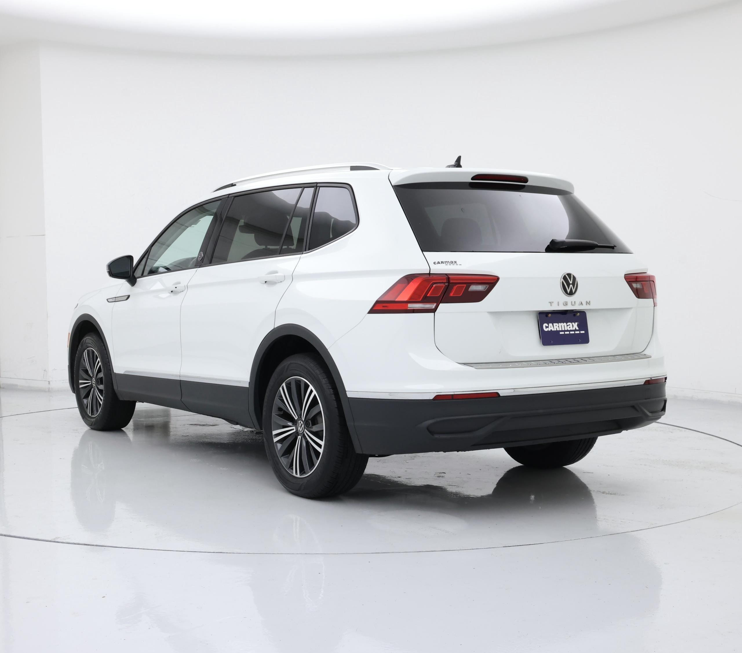 Thumbnail: 2024 Volkswagen Tiguan - 2