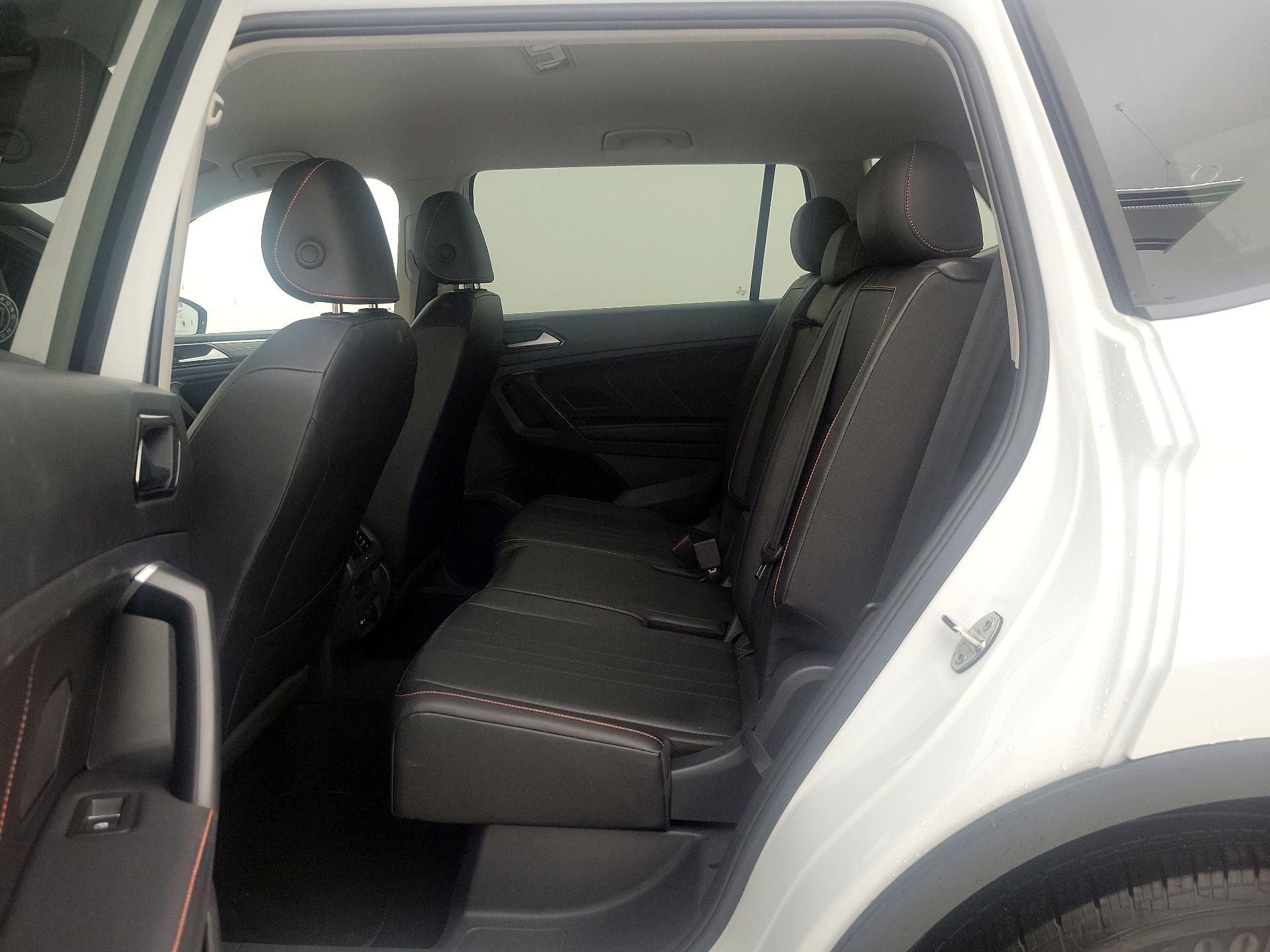 Thumbnail: 2024 Volkswagen Tiguan - 19