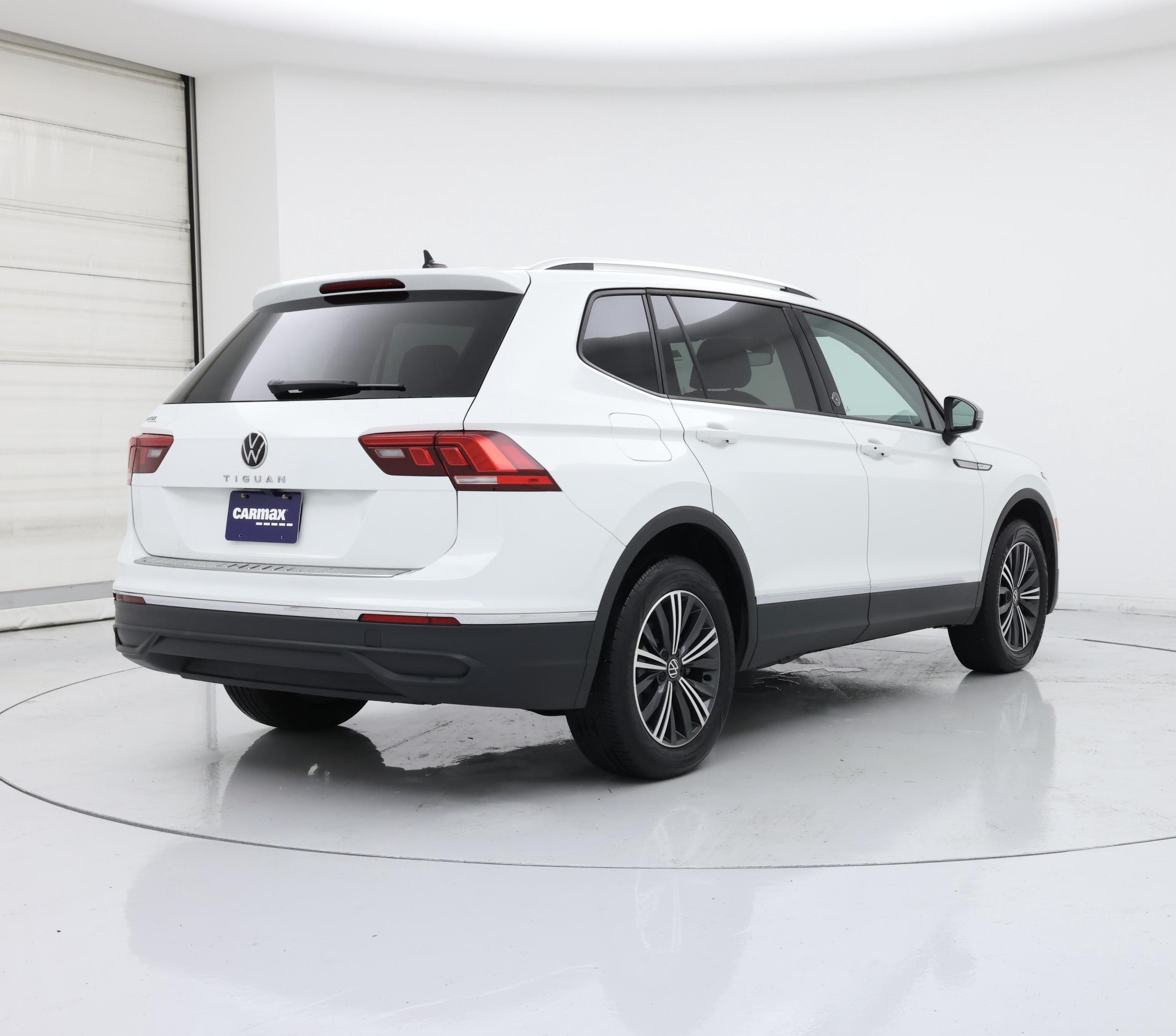 Thumbnail: 2024 Volkswagen Tiguan - 8