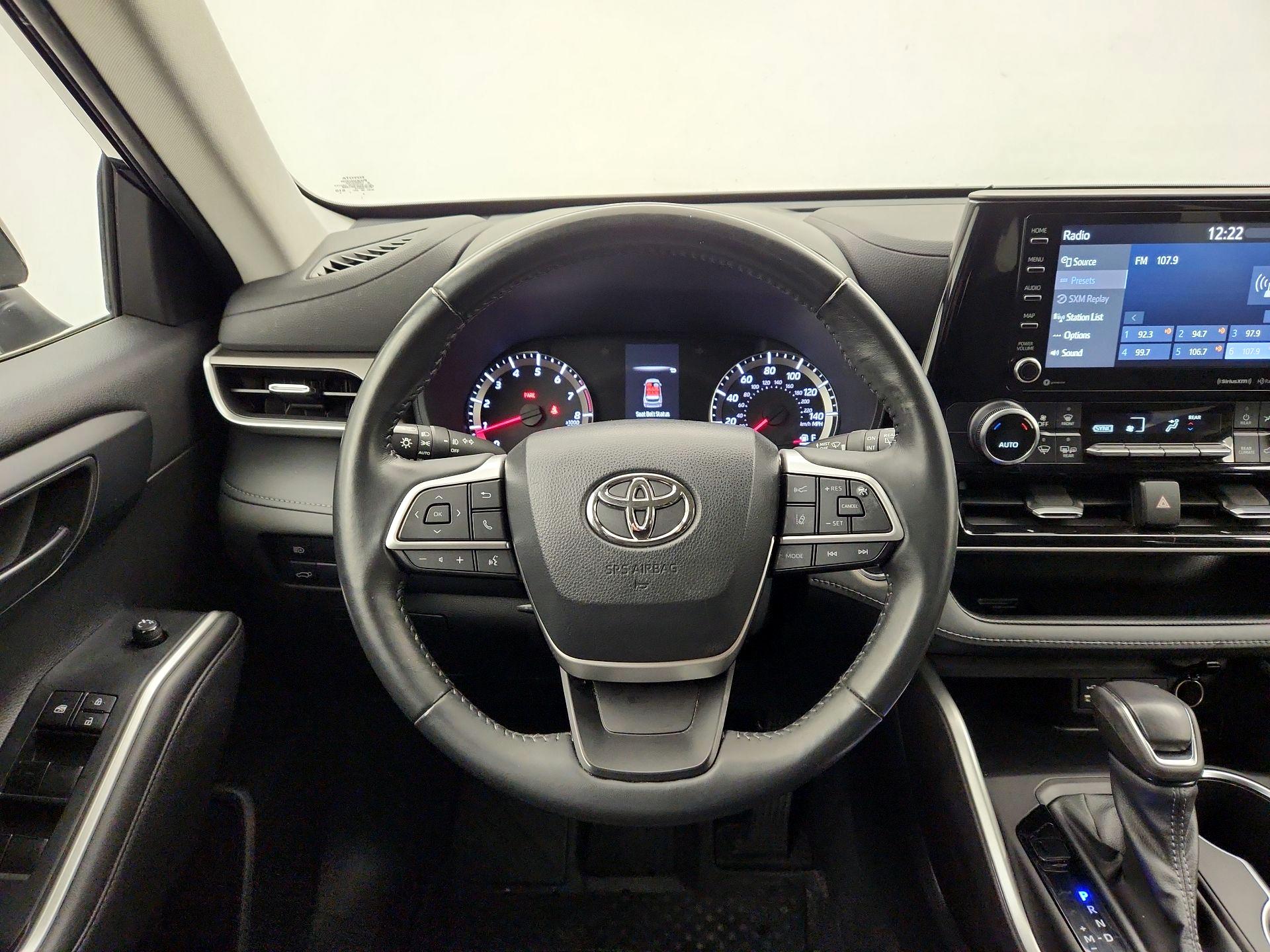 Thumbnail: 2022 Toyota Highlander - 10