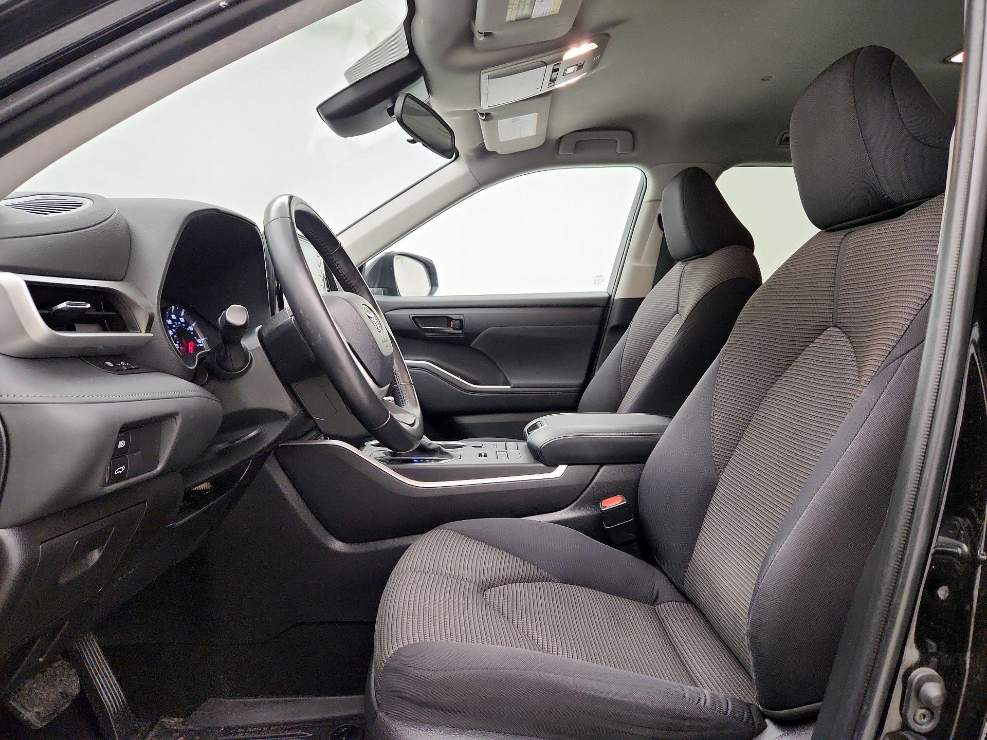 Thumbnail: 2022 Toyota Highlander - 11