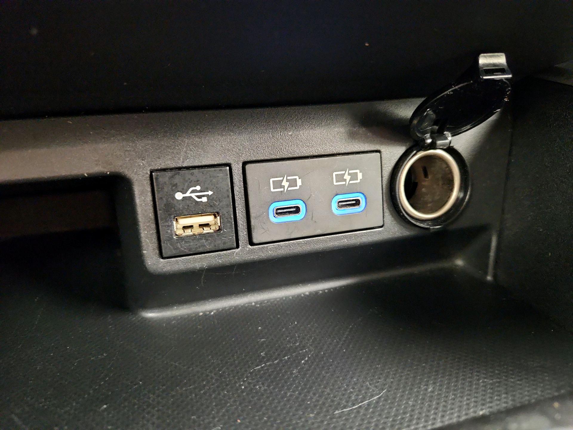 Thumbnail: 2022 Toyota Highlander - 18