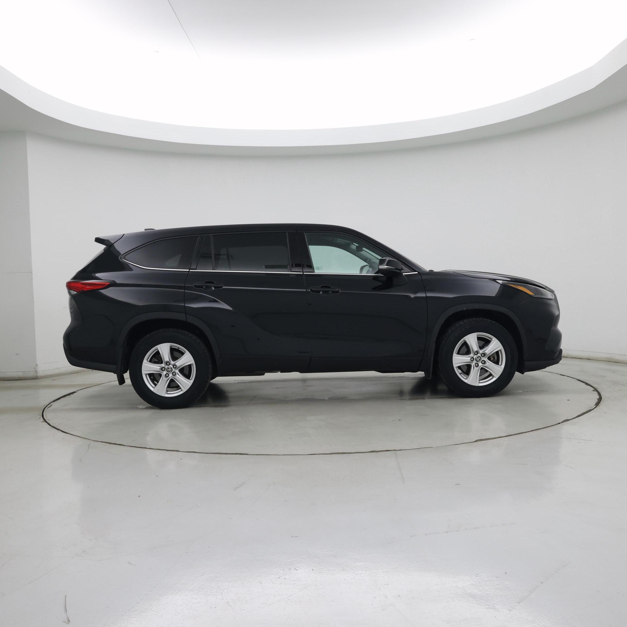 Thumbnail: 2022 Toyota Highlander - 7