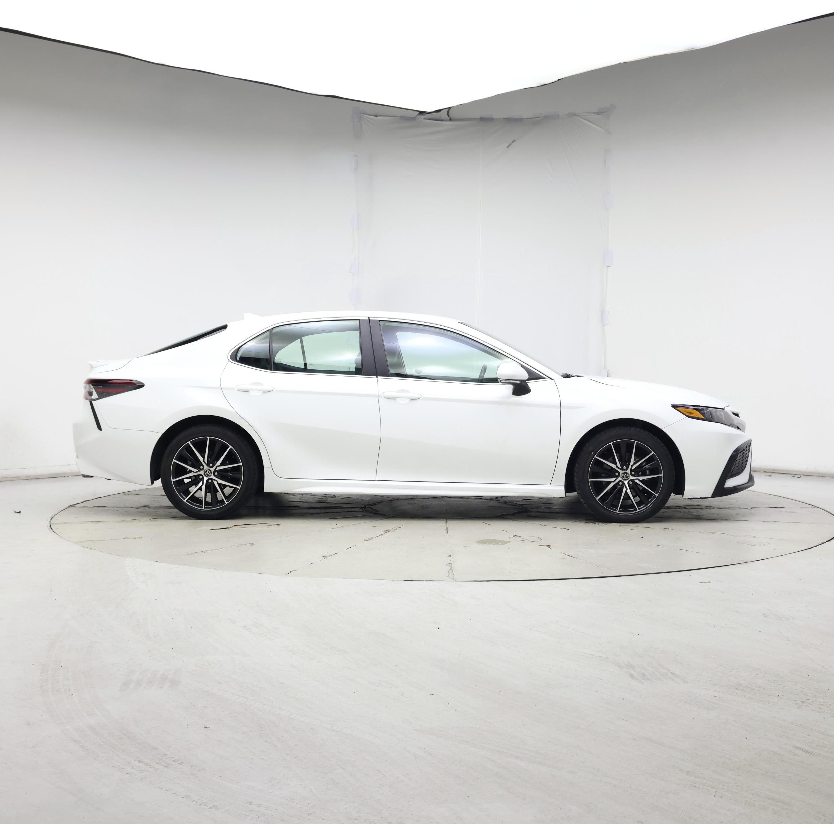 Thumbnail: 2023 Toyota Camry - 7