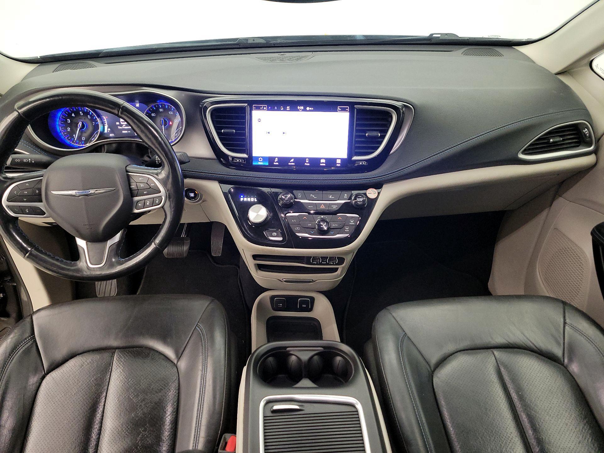 Thumbnail: 2021 Chrysler Pacifica - 9