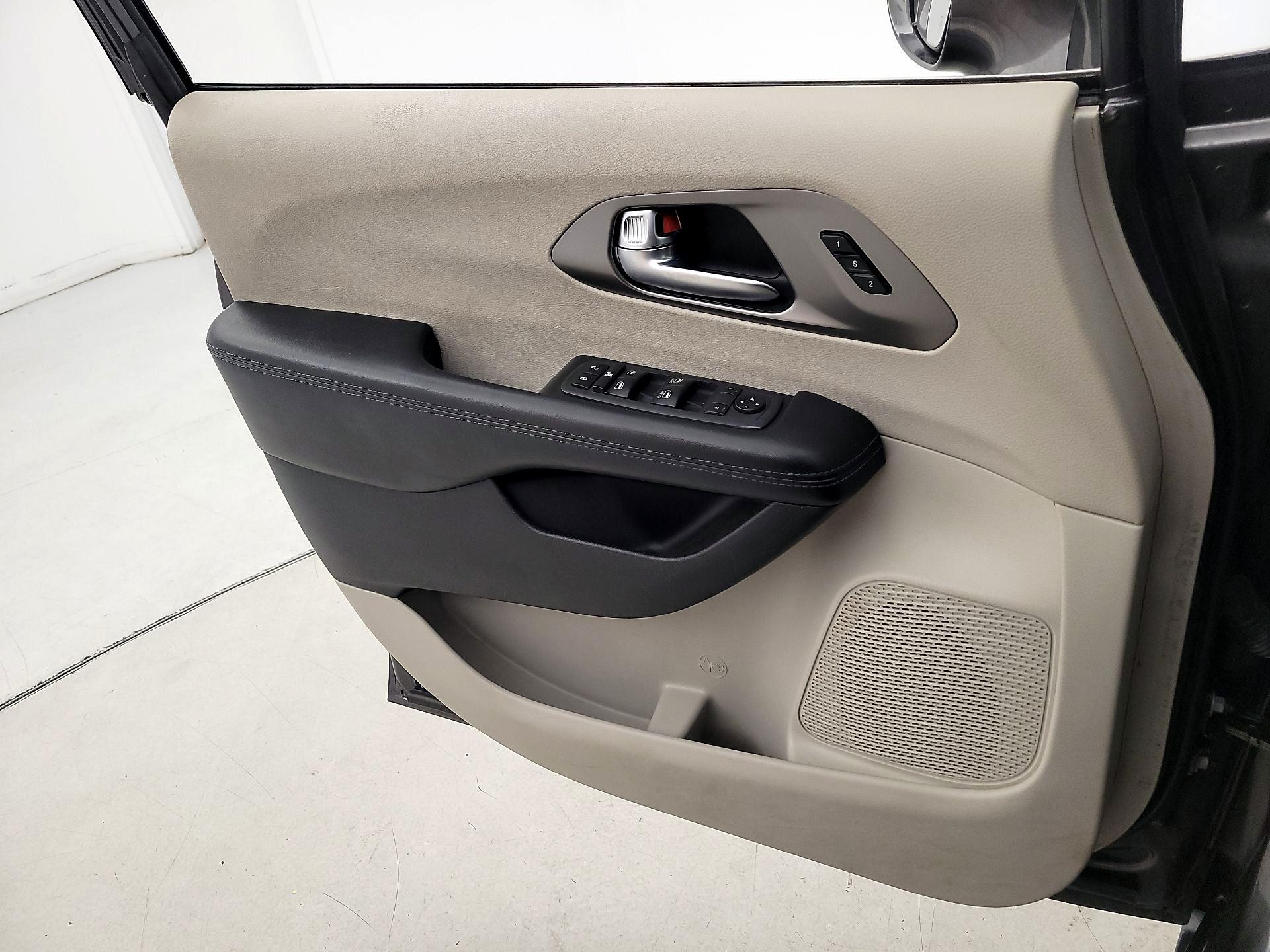 Thumbnail: 2021 Chrysler Pacifica - 12