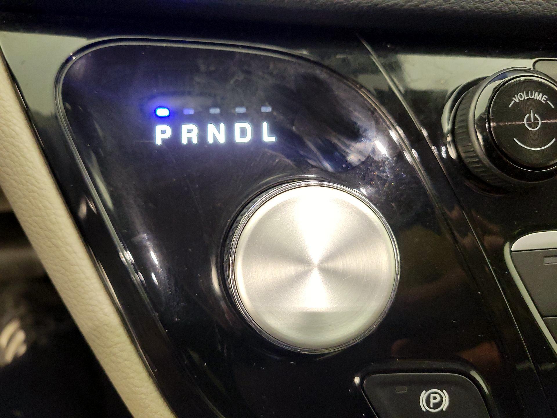 Thumbnail: 2021 Chrysler Pacifica - 17