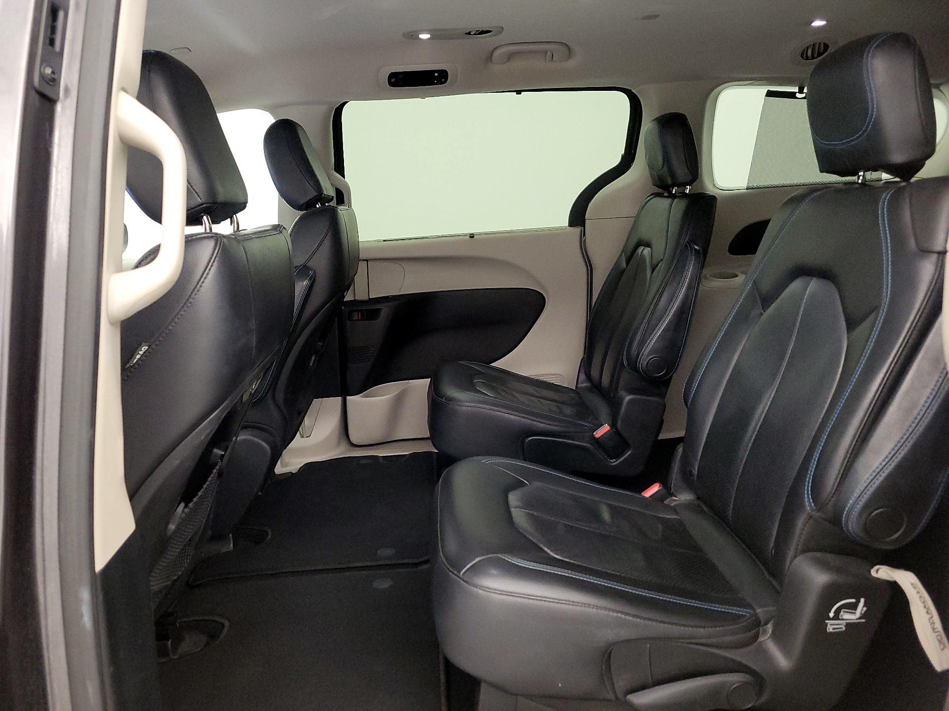 Thumbnail: 2021 Chrysler Pacifica - 19