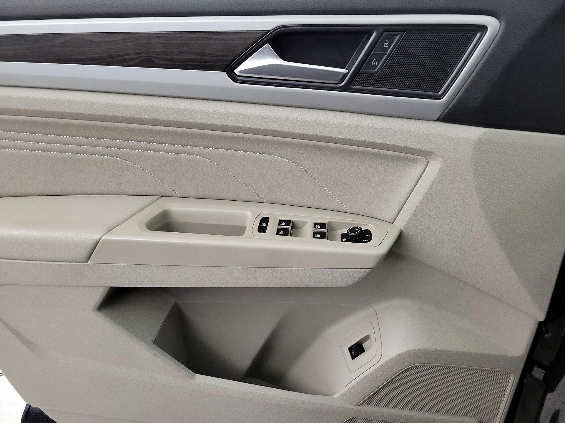 Thumbnail: 2022 Volkswagen Atlas - 12