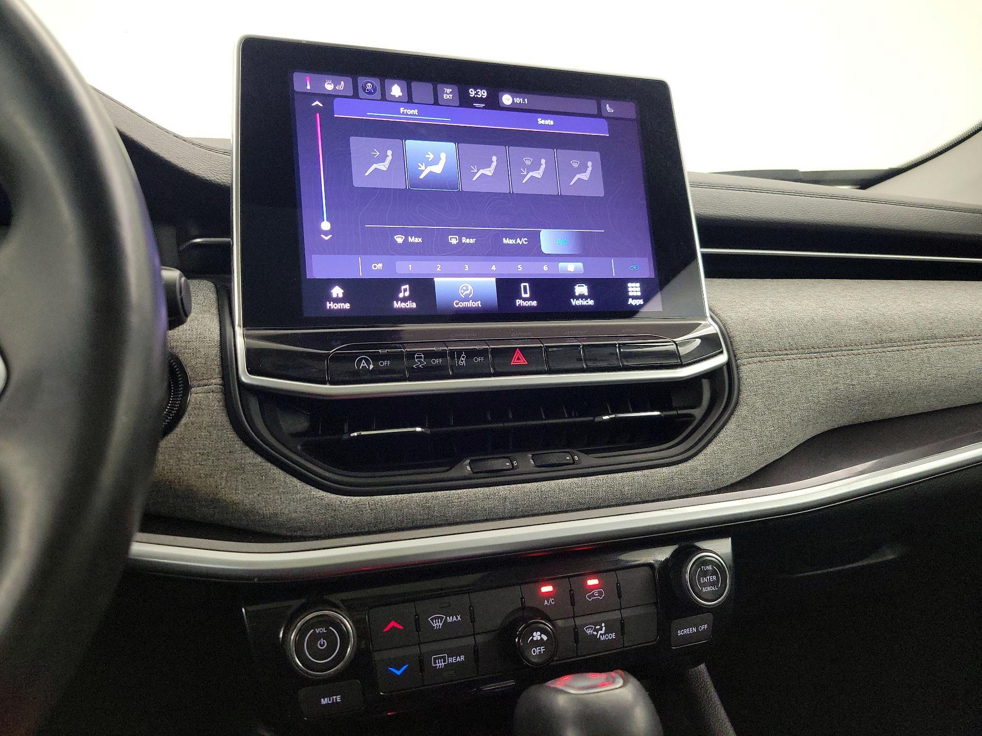 Thumbnail: 2022 Jeep Compass - 16