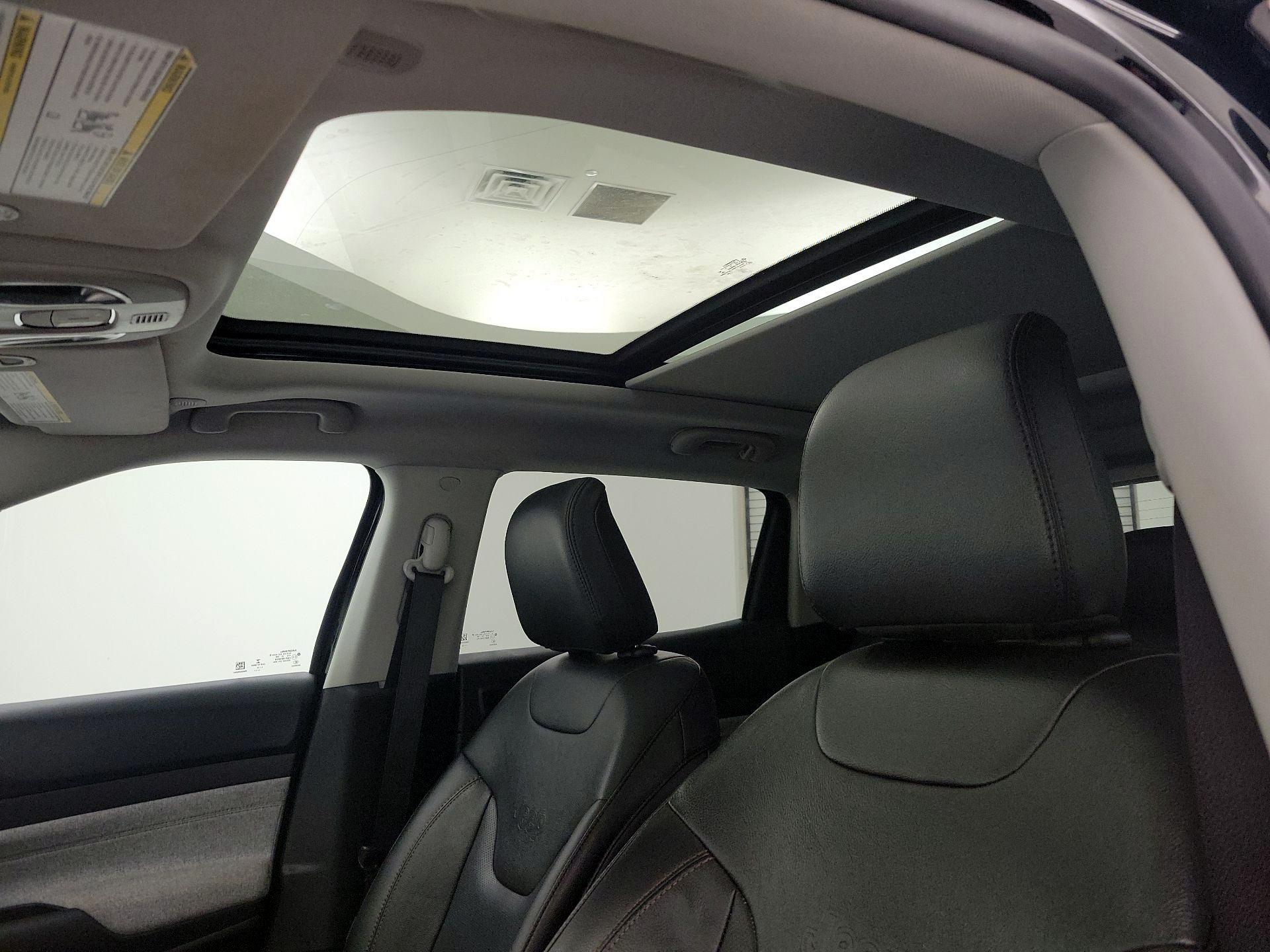 Thumbnail: 2022 Jeep Compass - 18