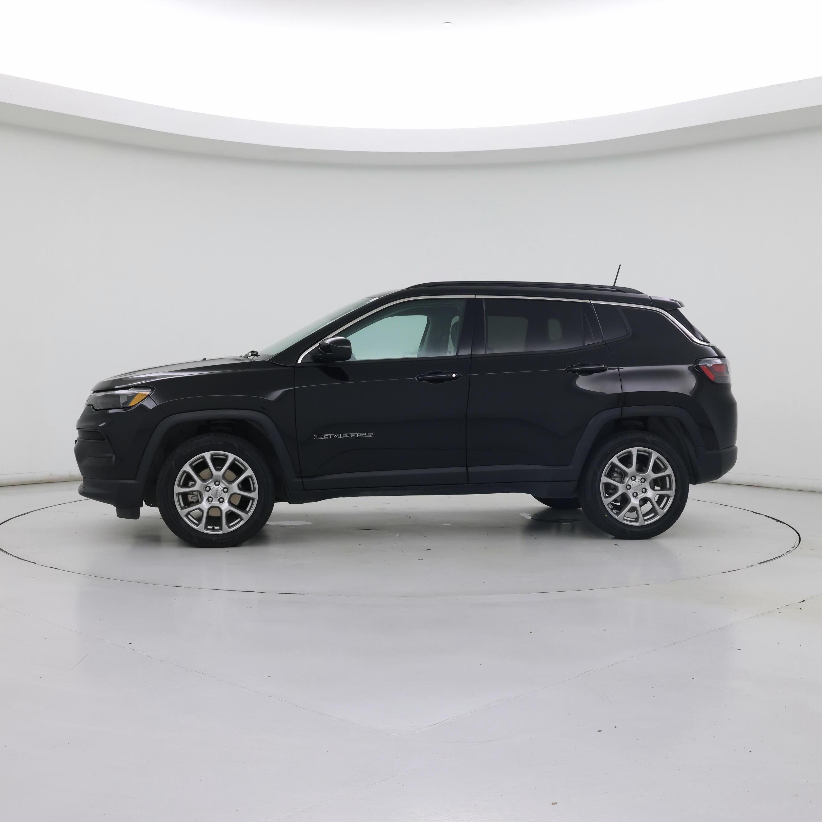 Thumbnail: 2022 Jeep Compass - 3