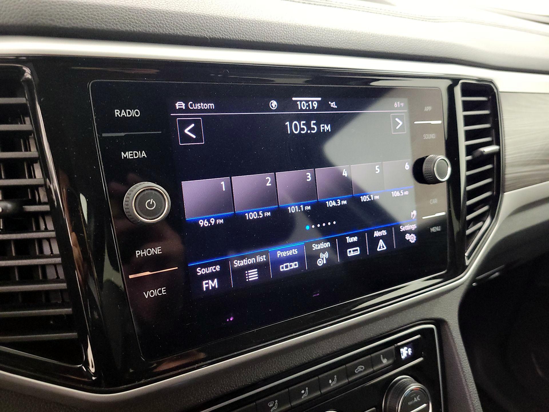 Thumbnail: 2022 Volkswagen Atlas - 15