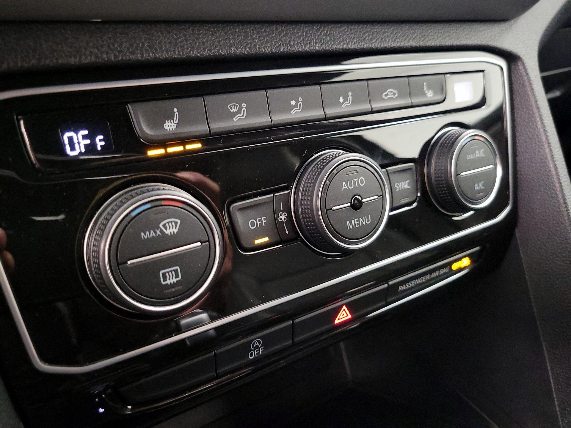 Thumbnail: 2022 Volkswagen Atlas - 16