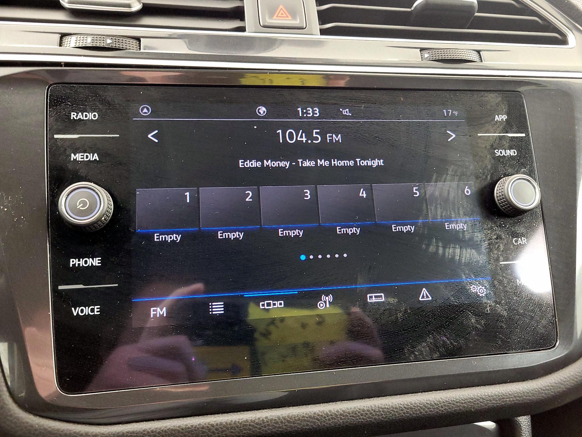 Thumbnail: 2024 Volkswagen Tiguan - 15