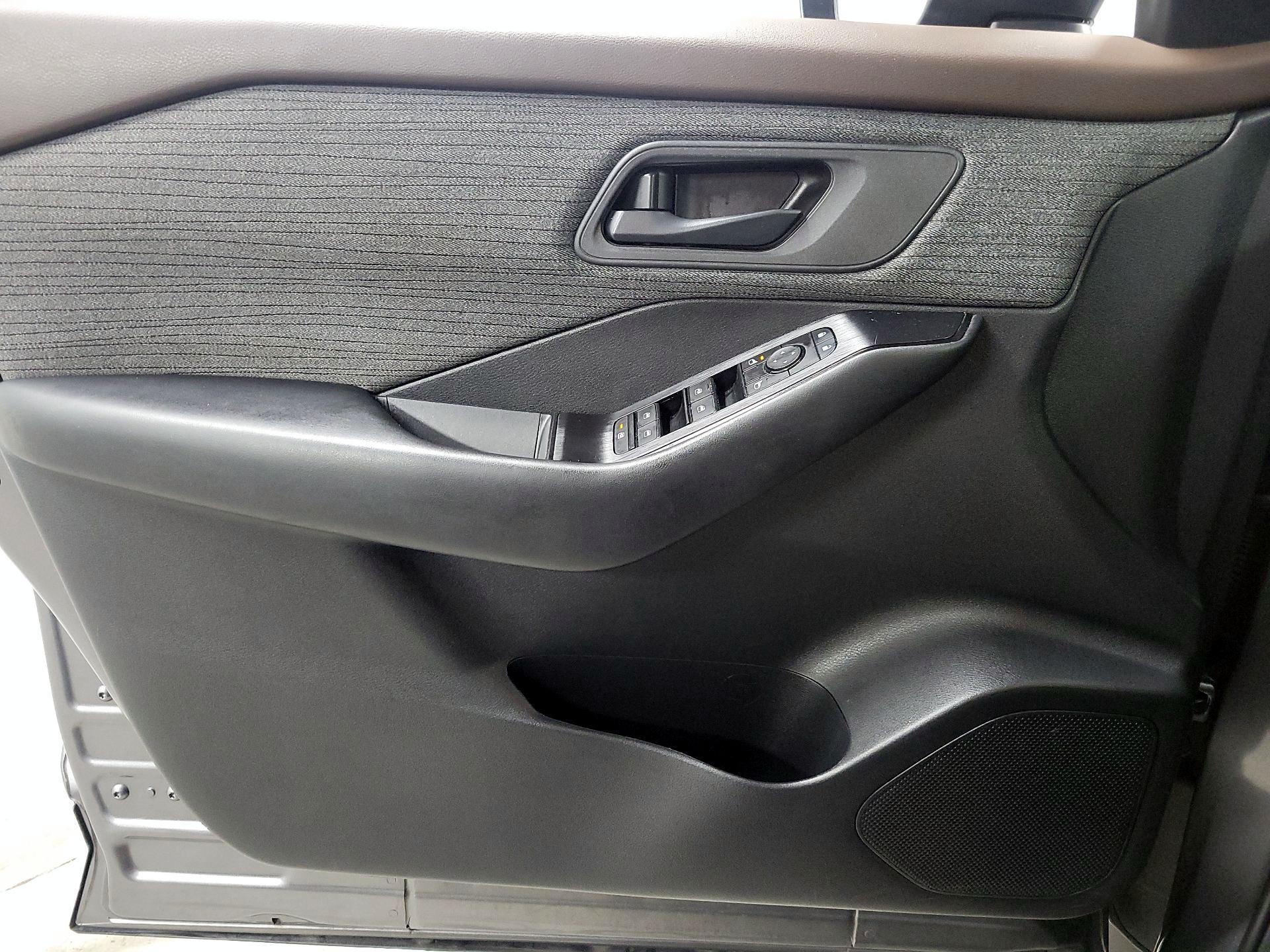 Thumbnail: 2023 Nissan Rogue - 12