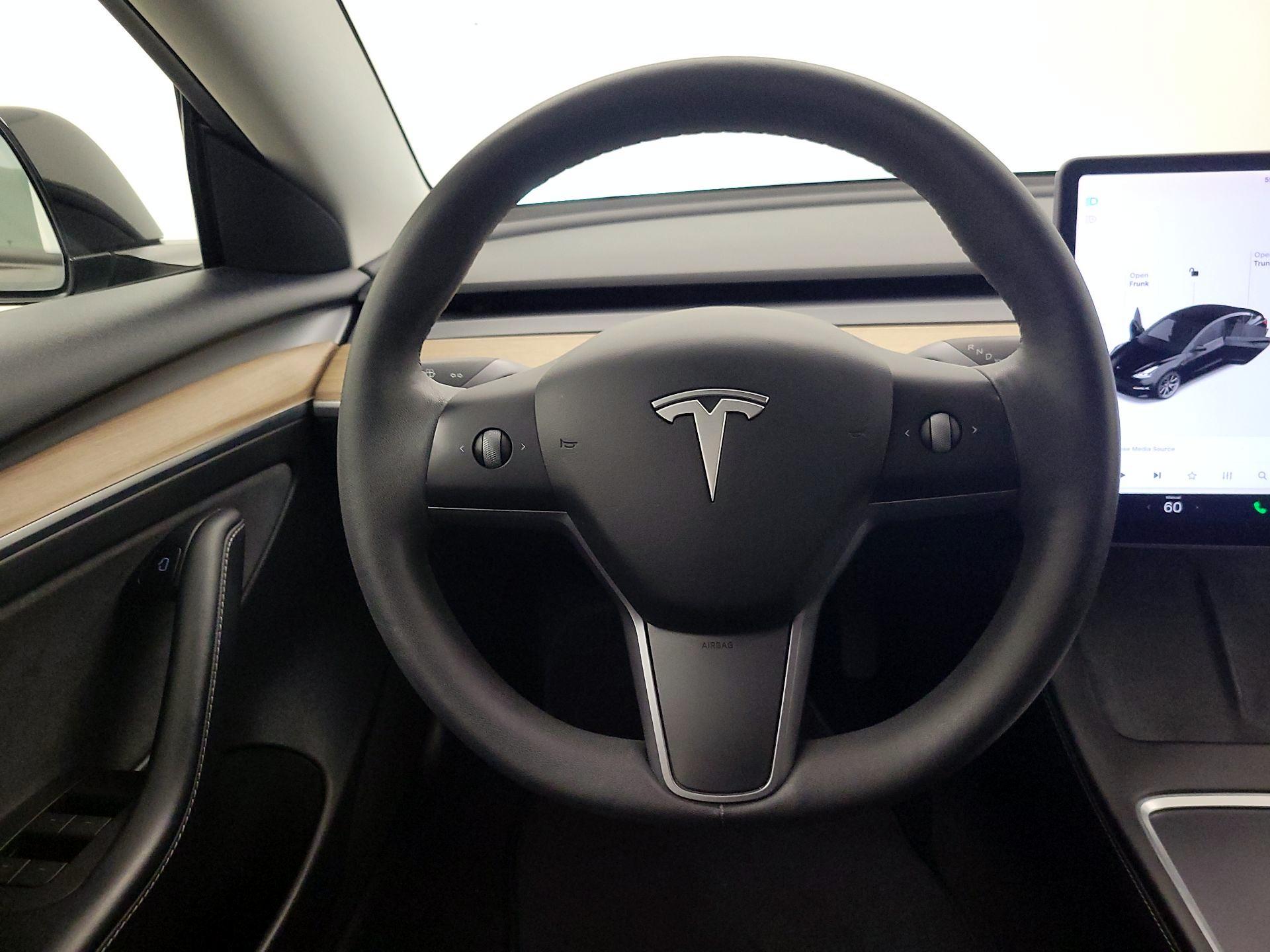 Thumbnail: 2021 Tesla Model 3 - 10
