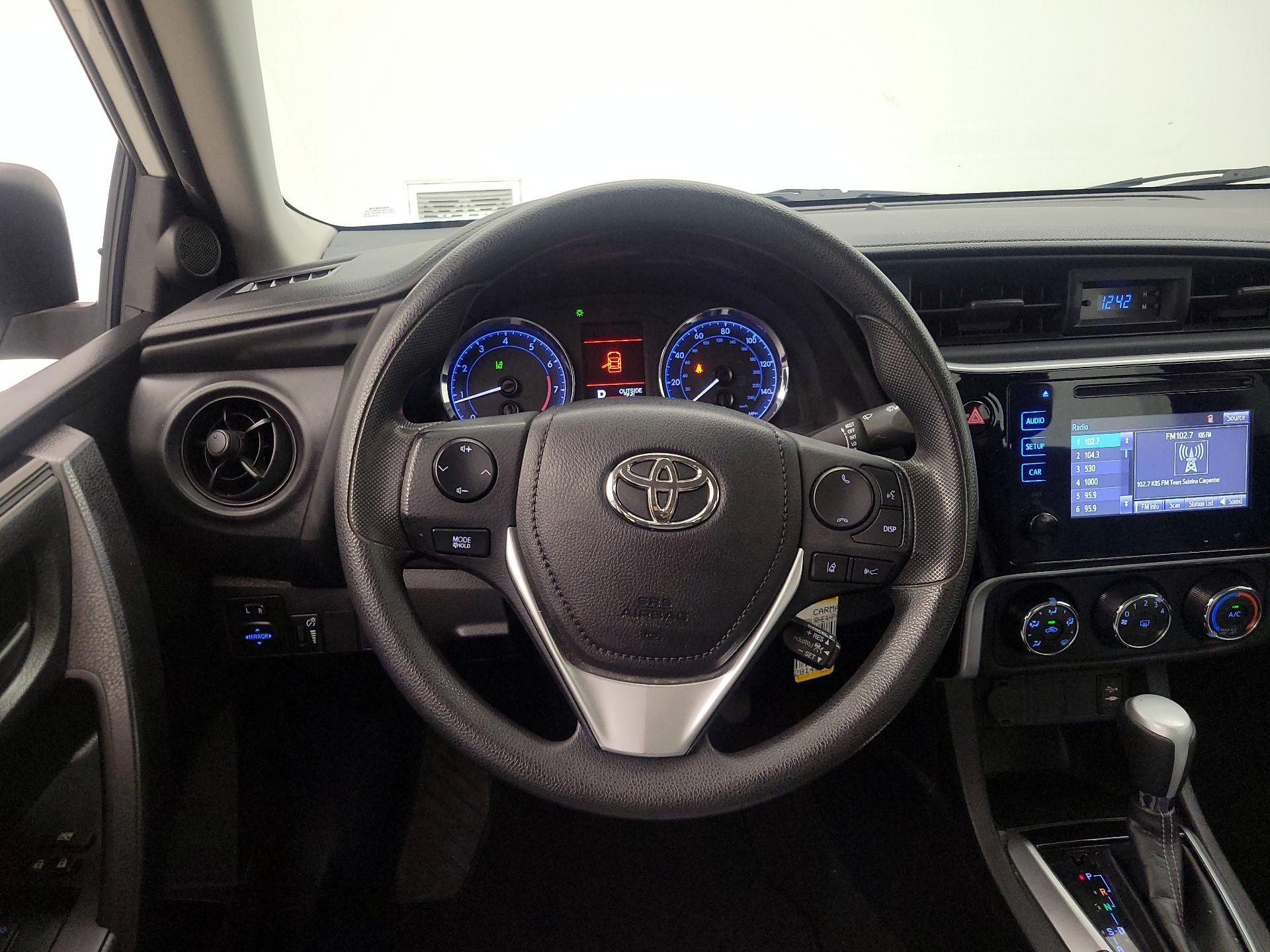 Thumbnail: 2017 Toyota Corolla - 10