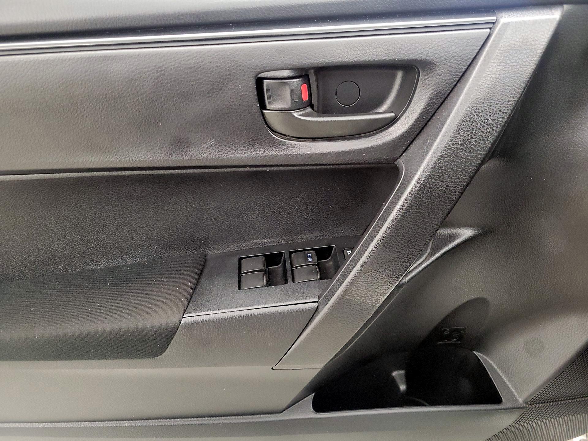 Thumbnail: 2017 Toyota Corolla - 12