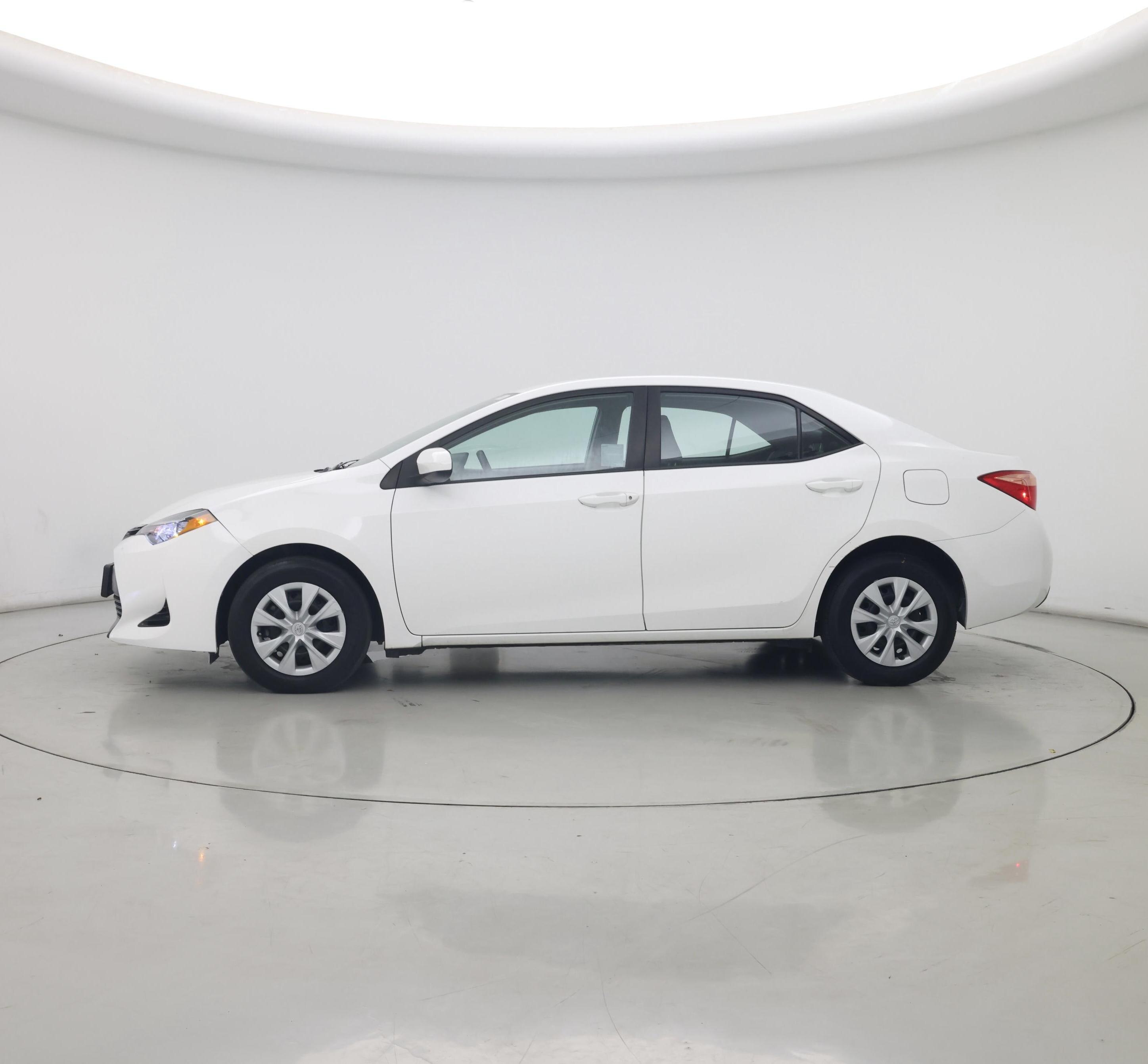 Thumbnail: 2017 Toyota Corolla - 3