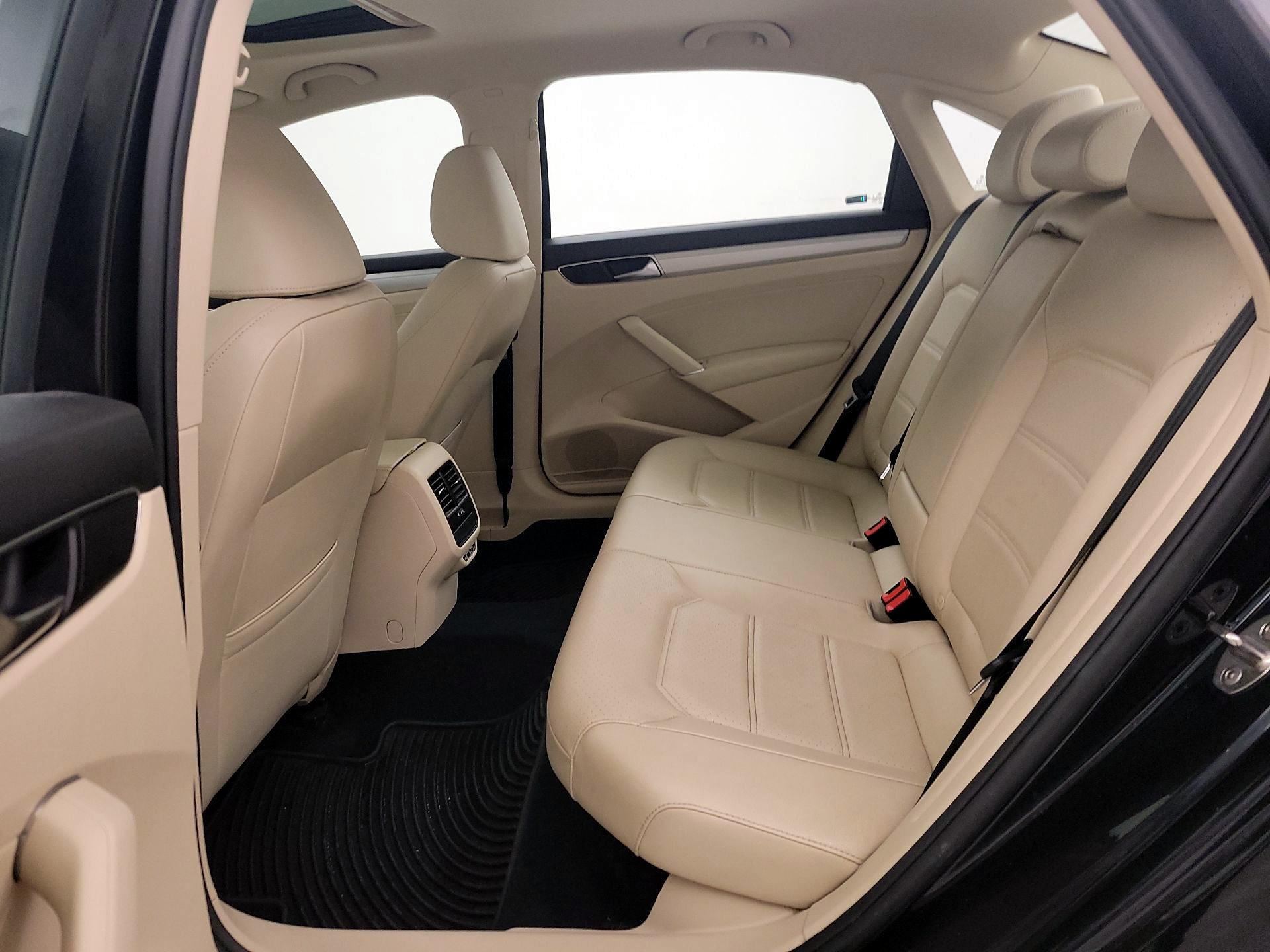 Thumbnail: 2019 Volkswagen Passat - 20