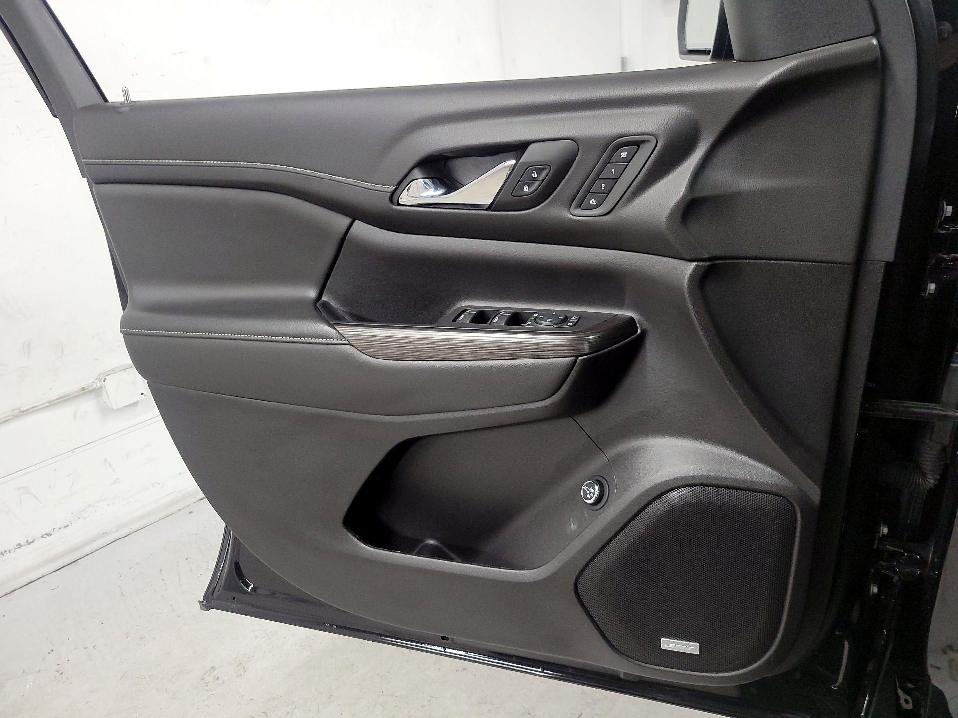 Thumbnail: 2023 GMC Acadia - 12