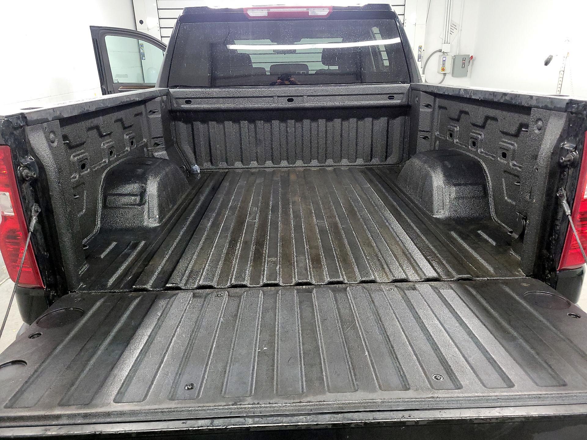 Thumbnail: 2023 Chevrolet Silverado 1500 - 18