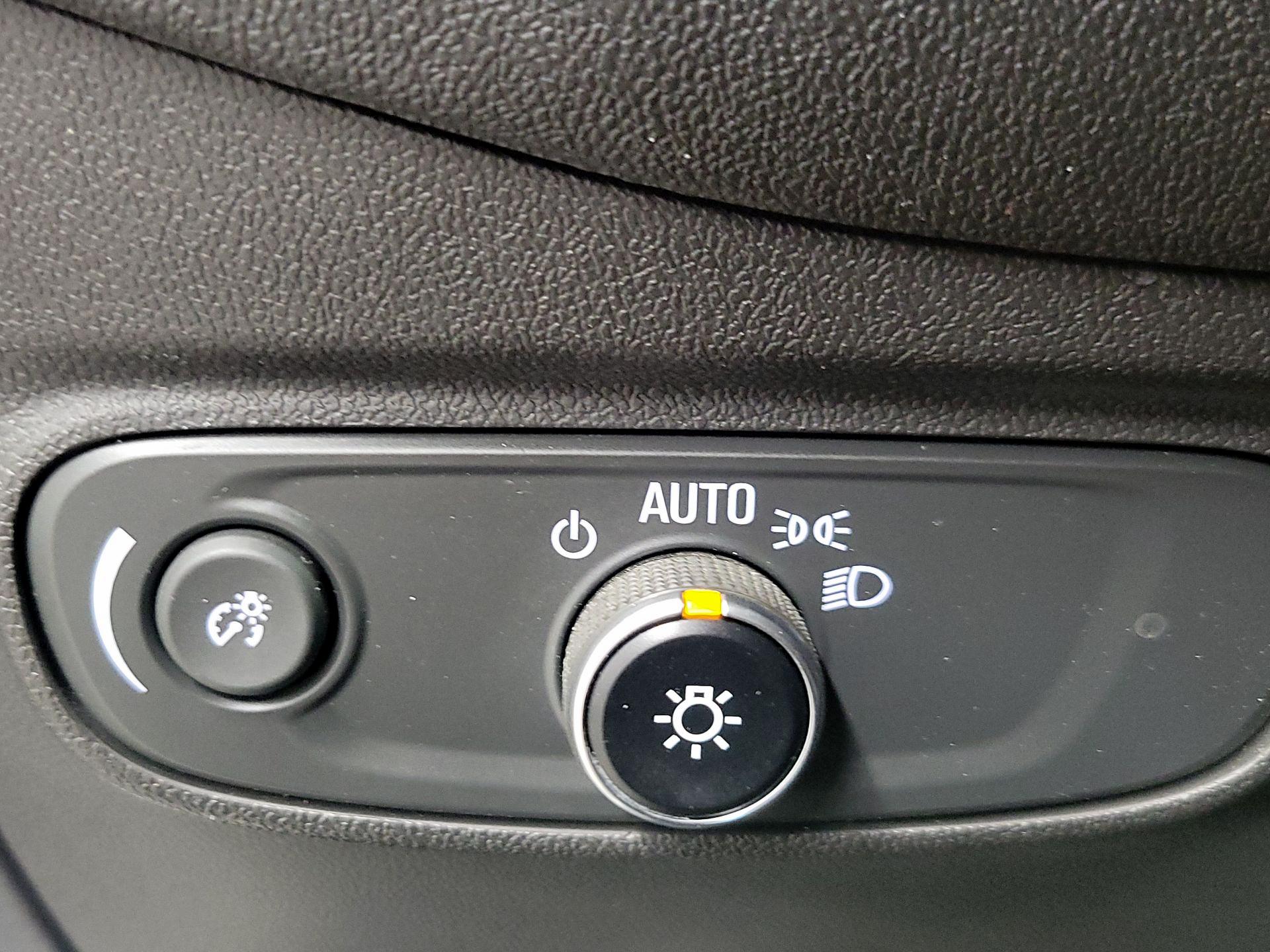 Thumbnail: 2022 Chevrolet Equinox - 13