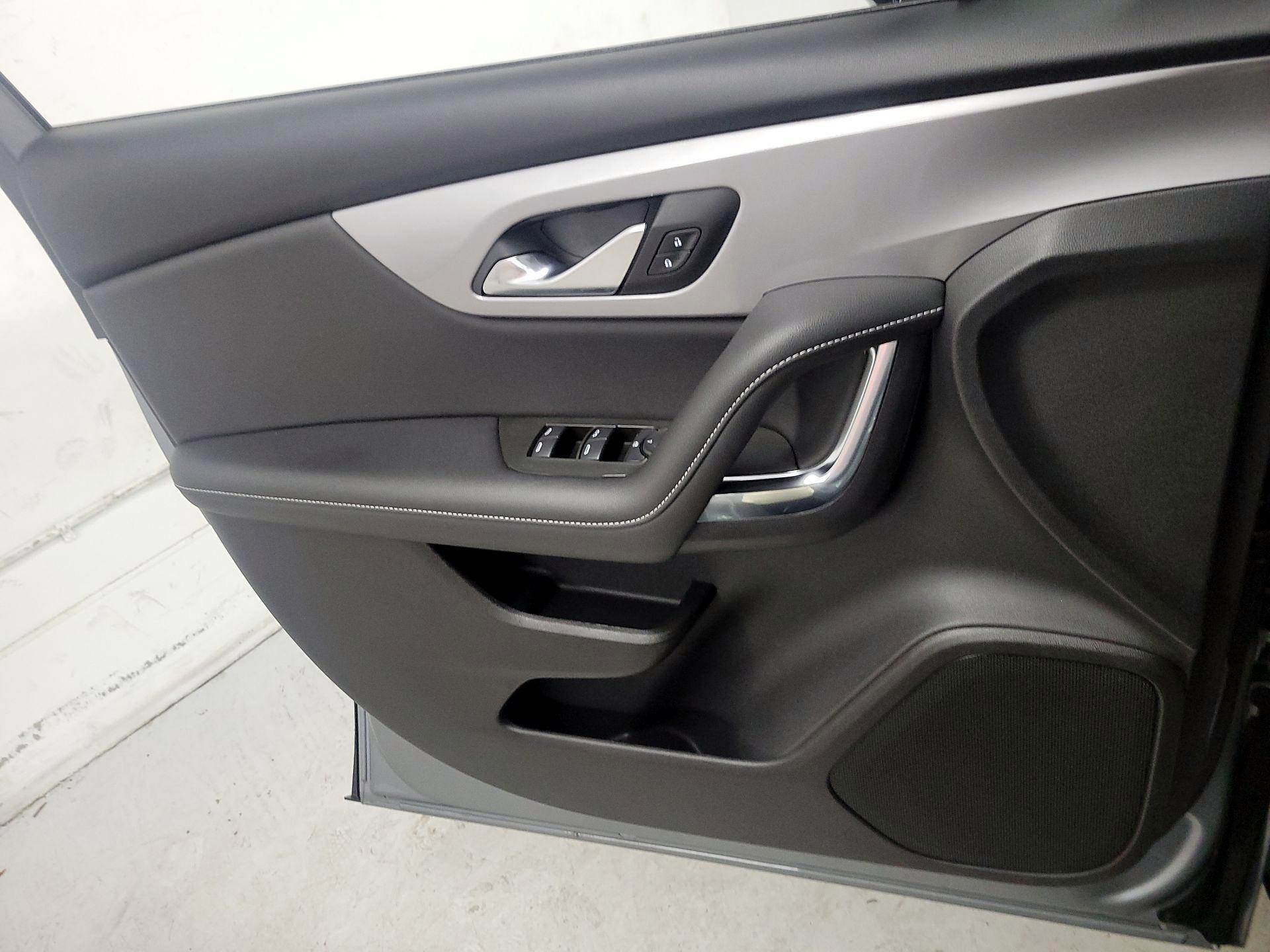 Thumbnail: 2023 Chevrolet Blazer - 12