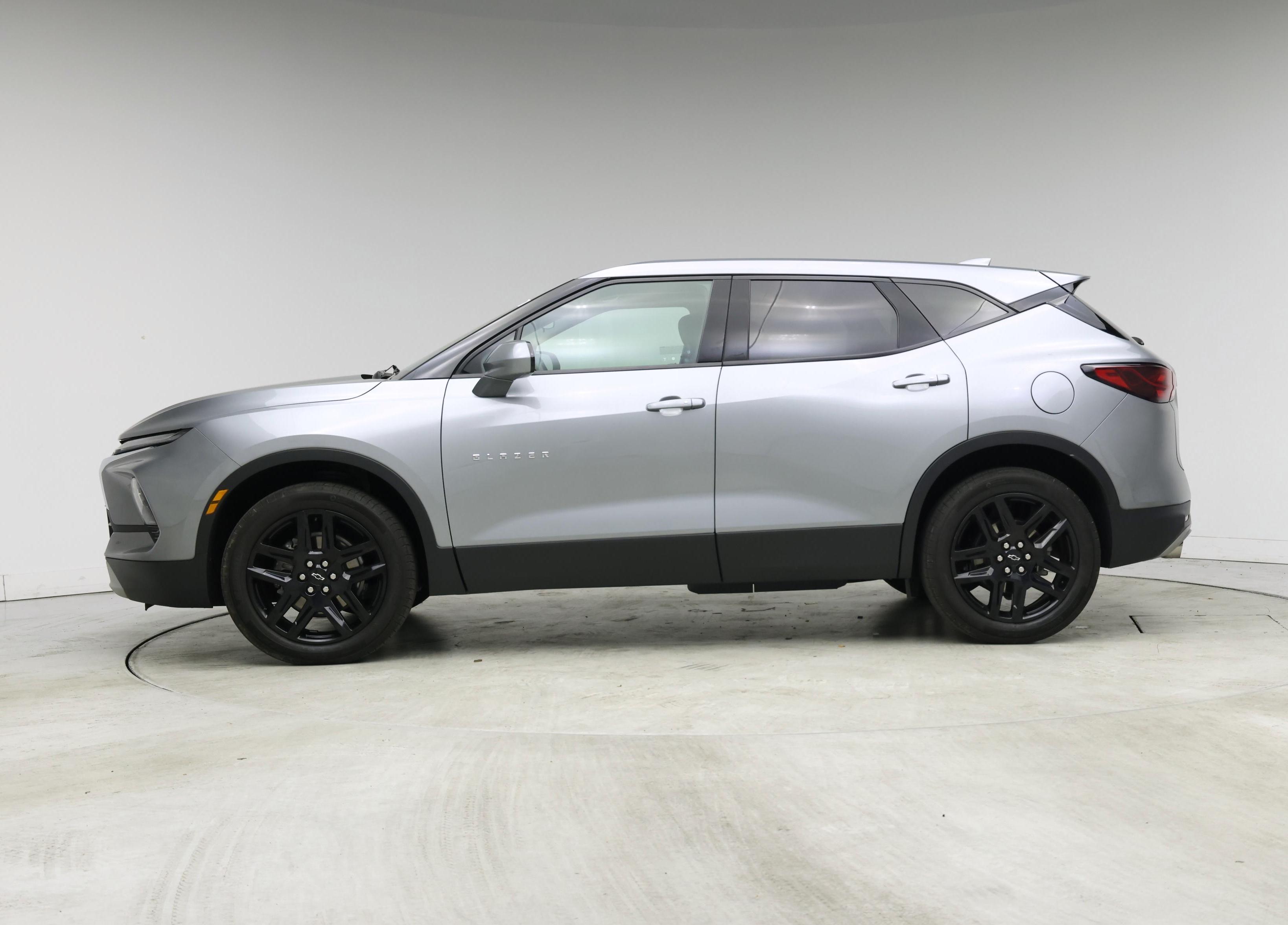 Thumbnail: 2023 Chevrolet Blazer - 3