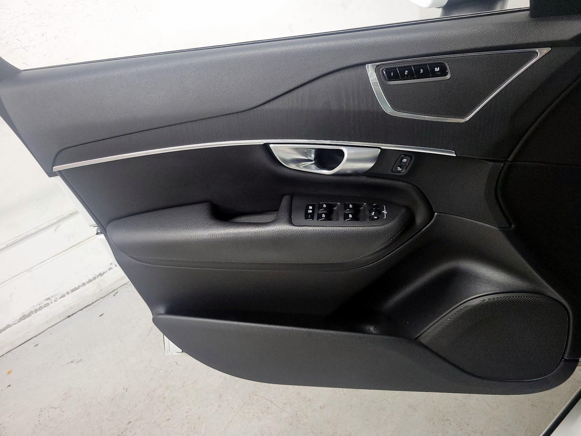 Thumbnail: 2020 Volvo XC90 - 12