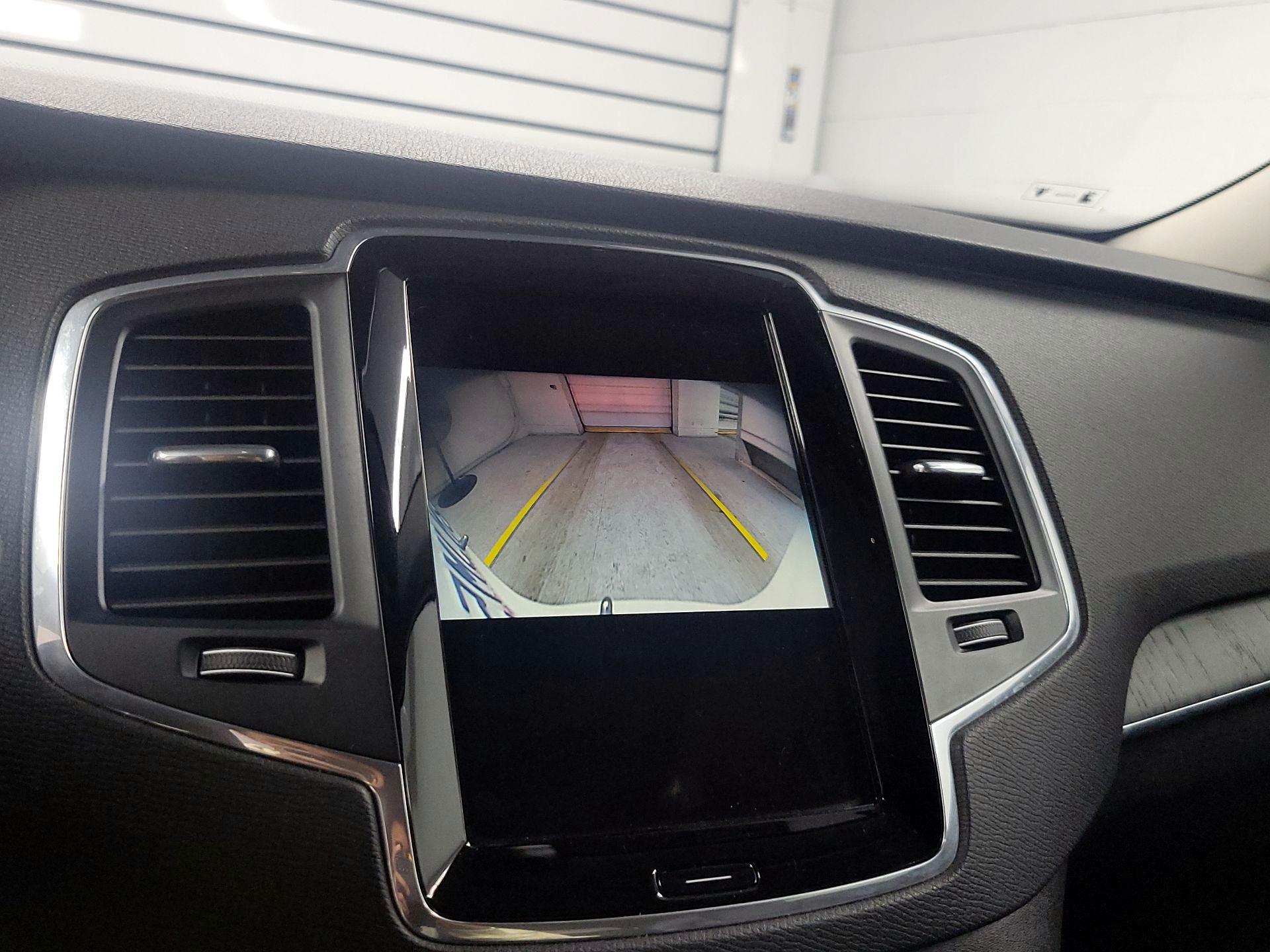 Thumbnail: 2020 Volvo XC90 - 14