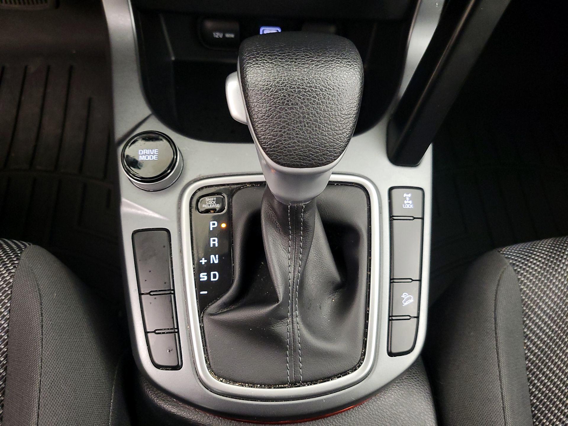 Thumbnail: 2022 Kia Seltos - 17