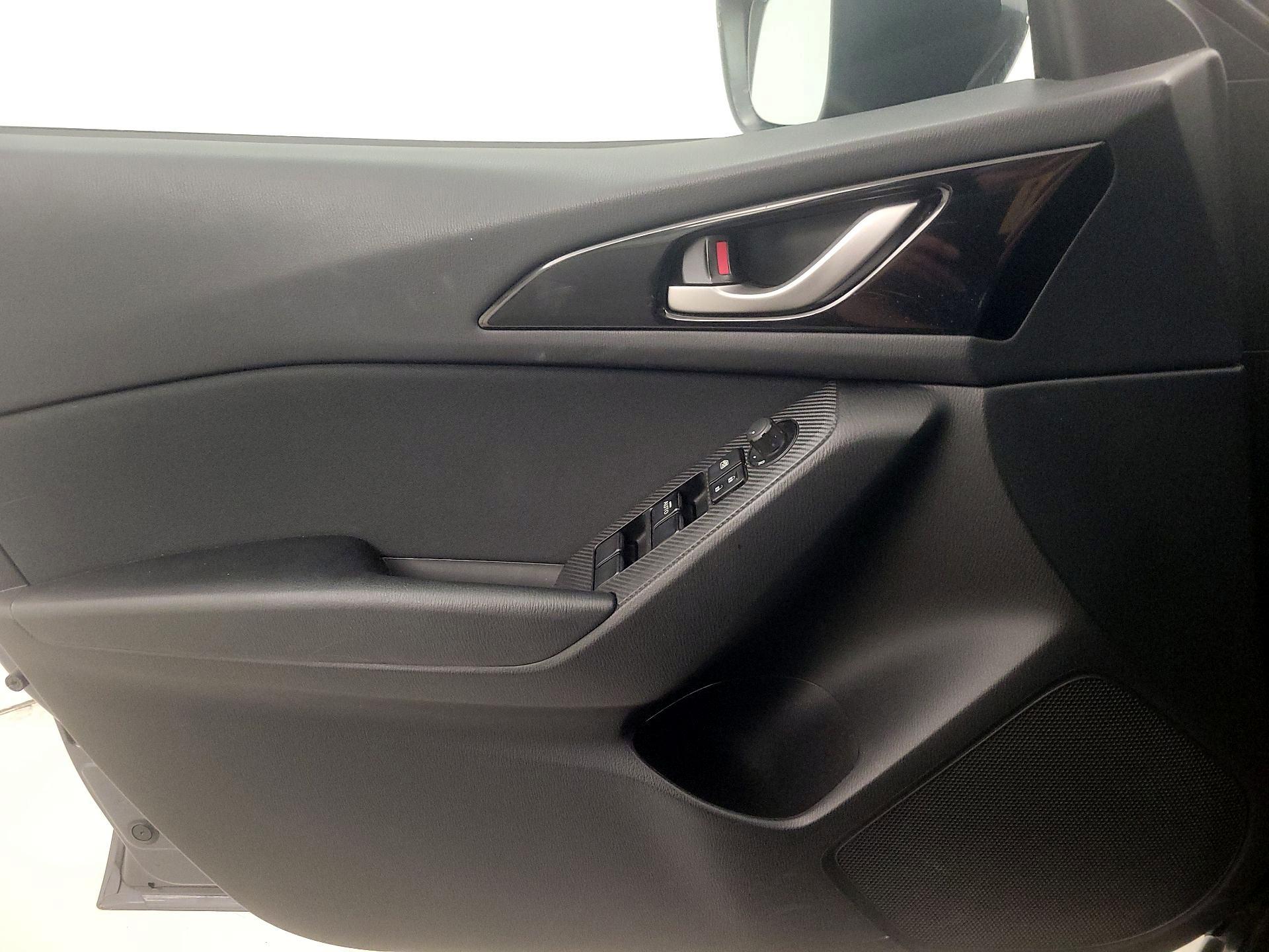 Thumbnail: 2016 Mazda Mazda3 - 12