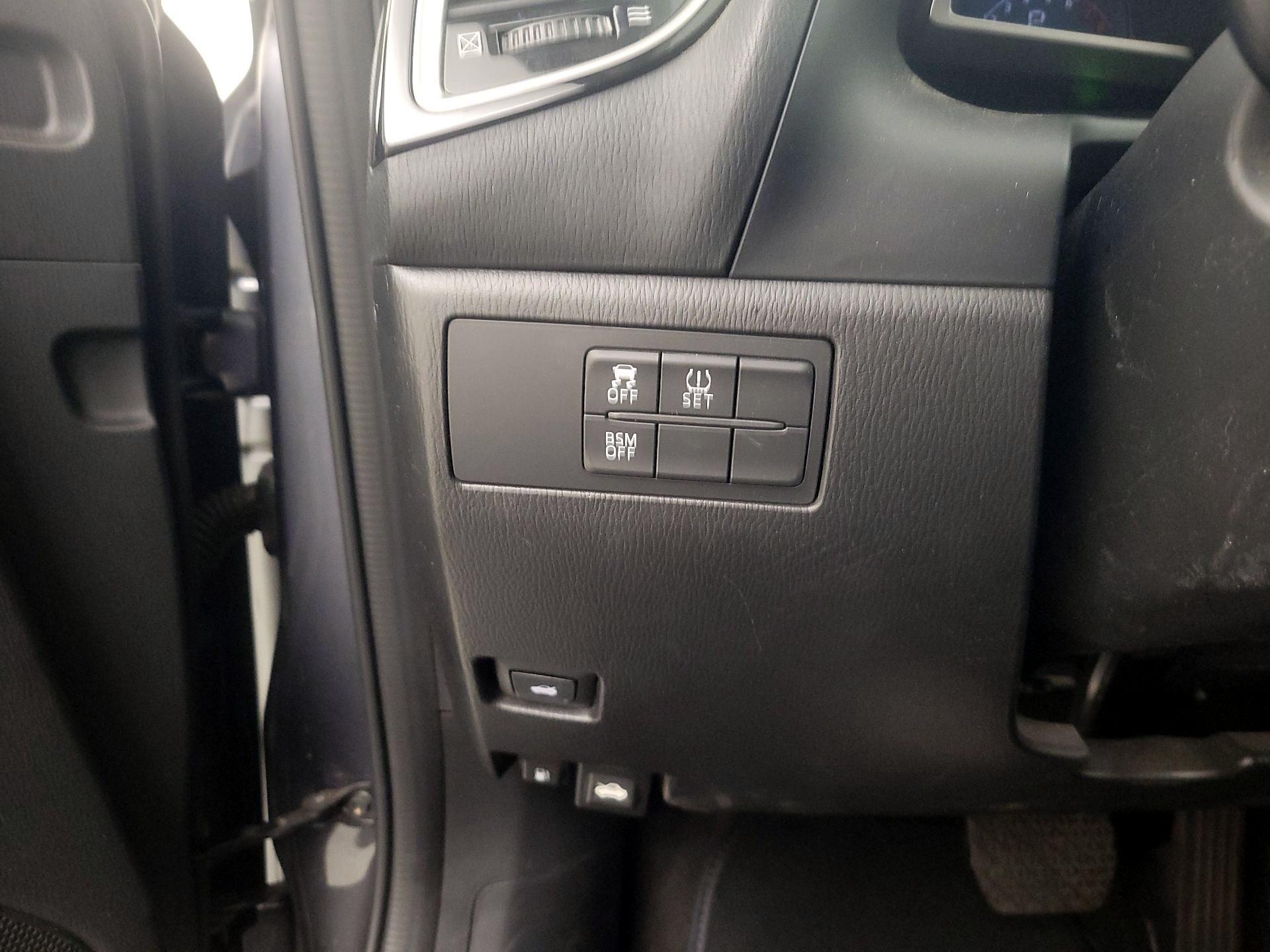 Thumbnail: 2016 Mazda Mazda3 - 13