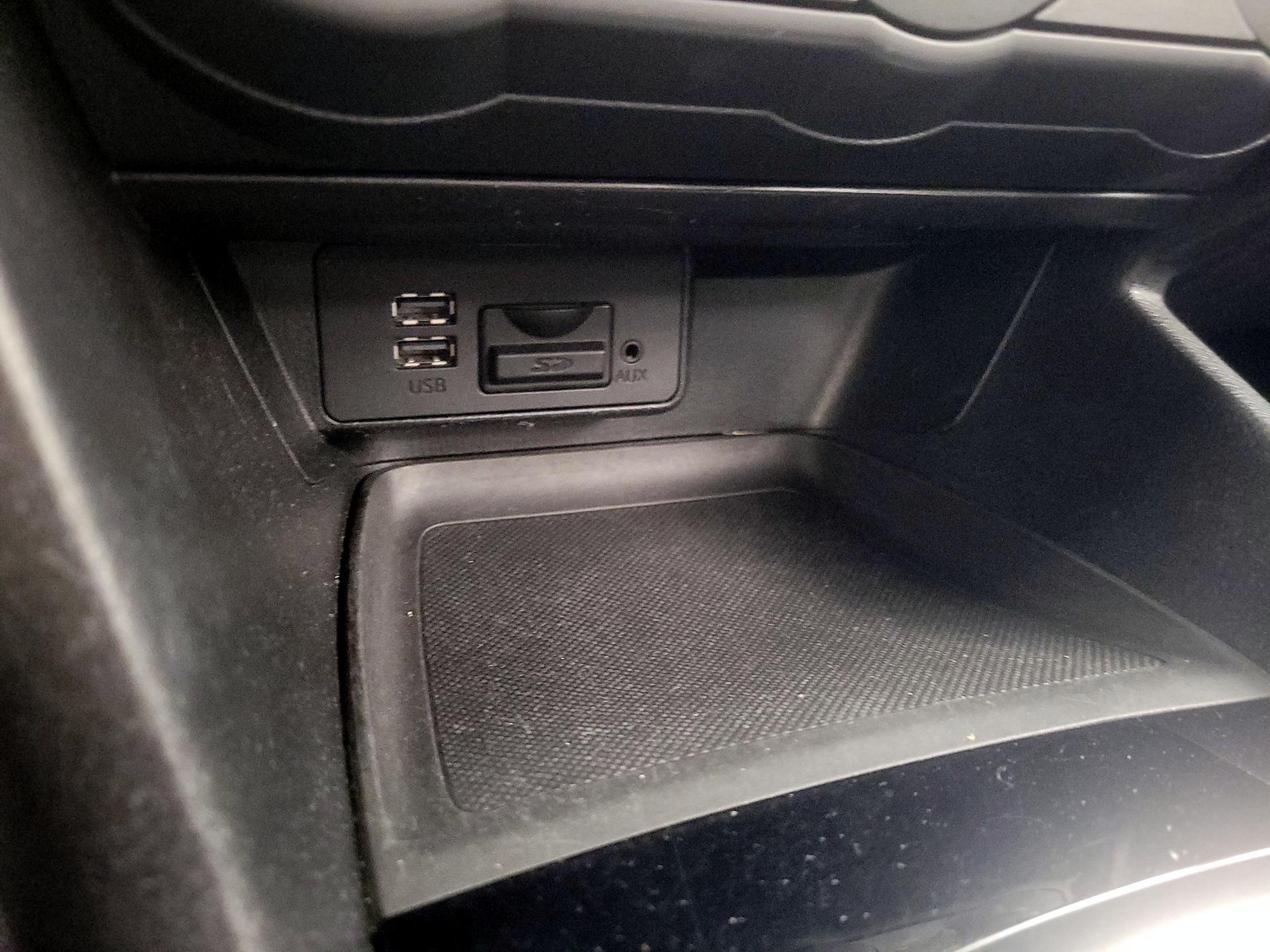 Thumbnail: 2016 Mazda Mazda3 - 18