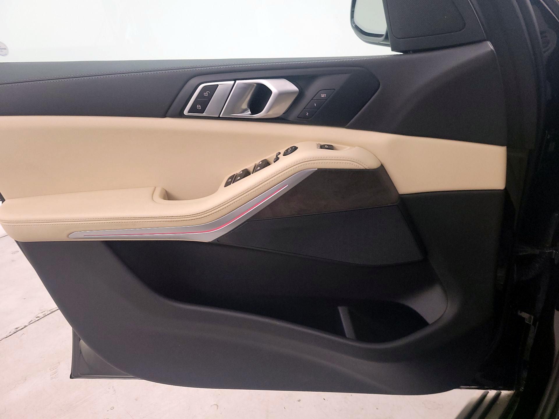 Thumbnail: 2022 BMW X5 - 12